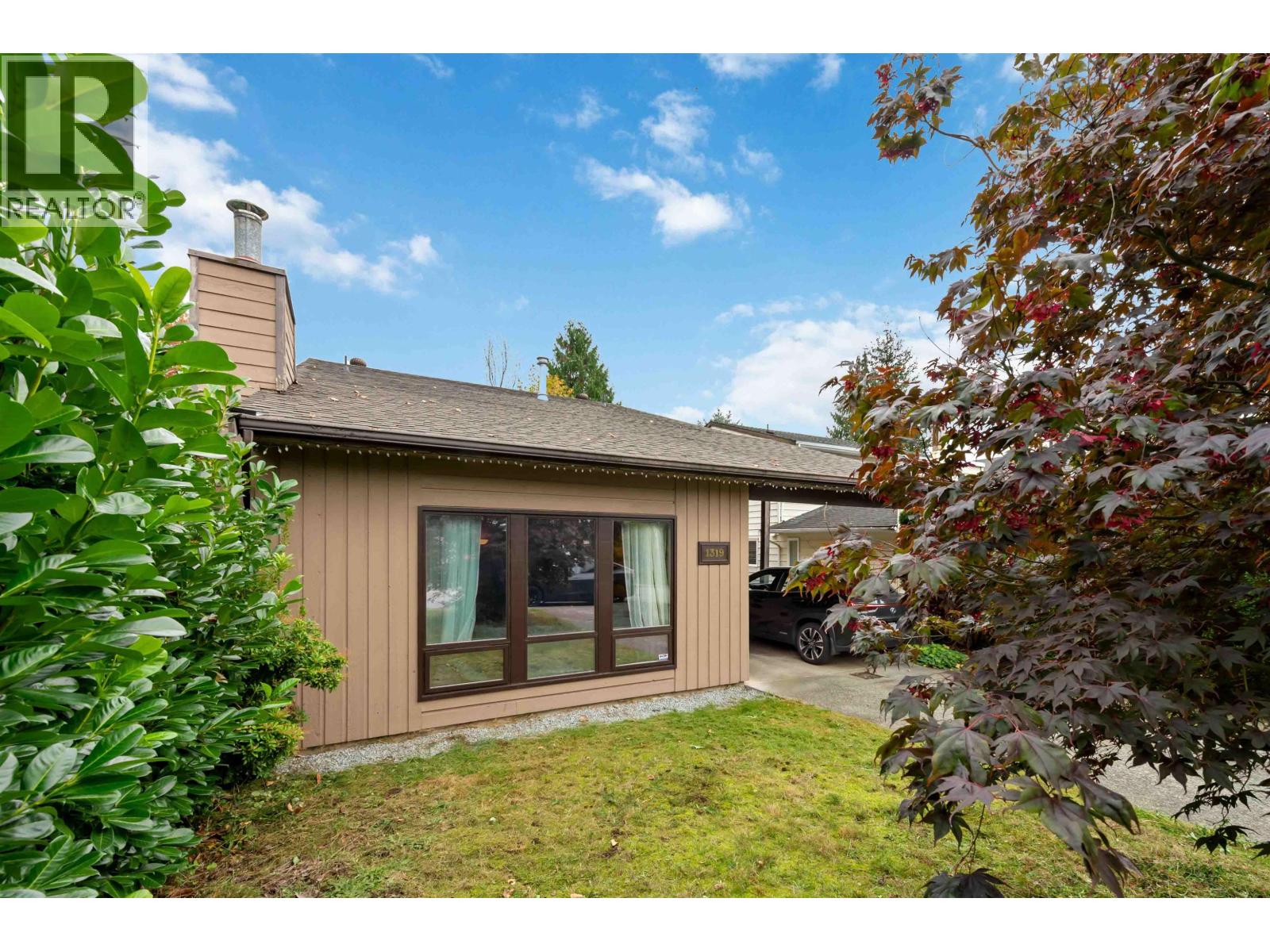 1319 Nestor Street, Coquitlam, British Columbia  V3E 1V5 - Photo 2 - R3083567