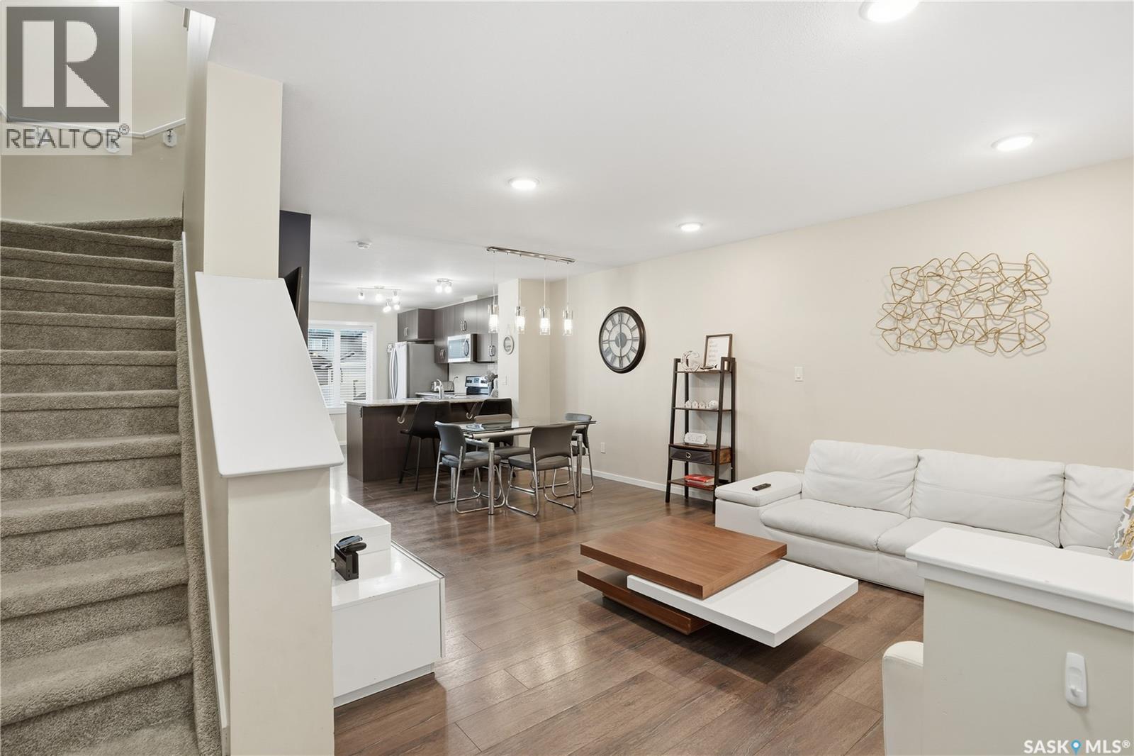 7904 Canola Avenue, Regina, Saskatchewan  S4Y 0E8 - Photo 4 - SK027462