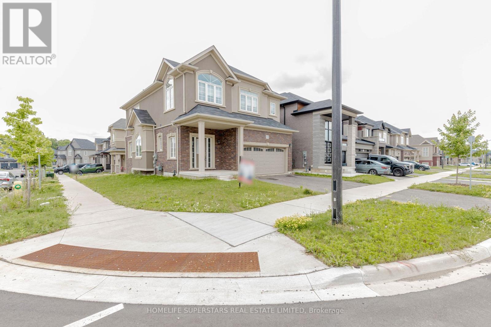 10 MACKLIN STREET, Brantford, Ontario