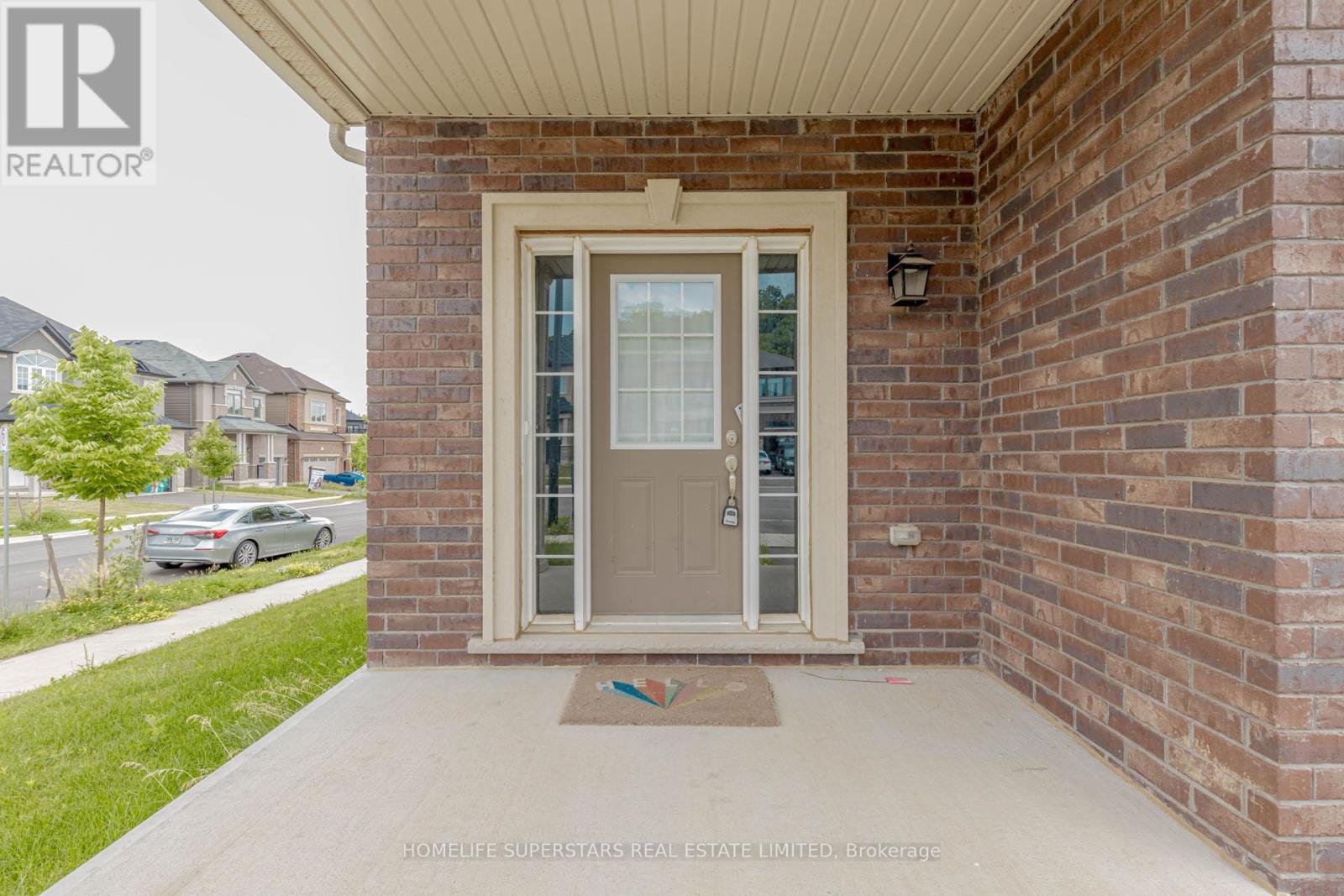 10 Macklin Street, Brantford, Ontario  N3V 0B2 - Photo 3 - X12732210