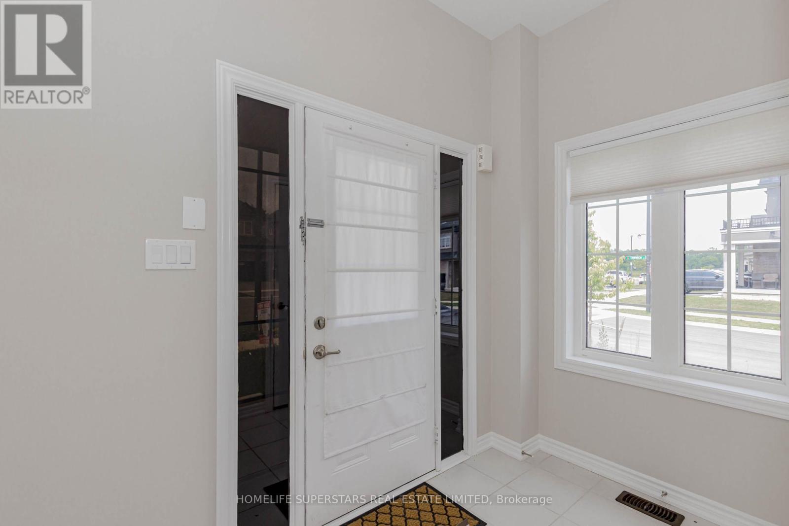 10 Macklin Street, Brantford, Ontario  N3V 0B2 - Photo 4 - X12732210