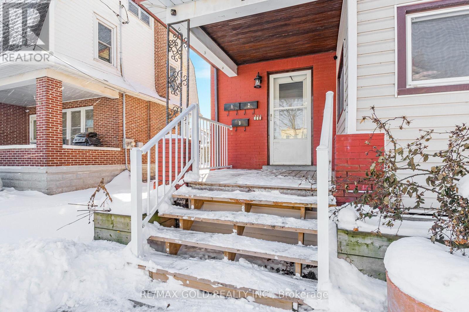 23 Avenue Place, Welland, Ontario  L3B 4B2 - Photo 3 - X12732216