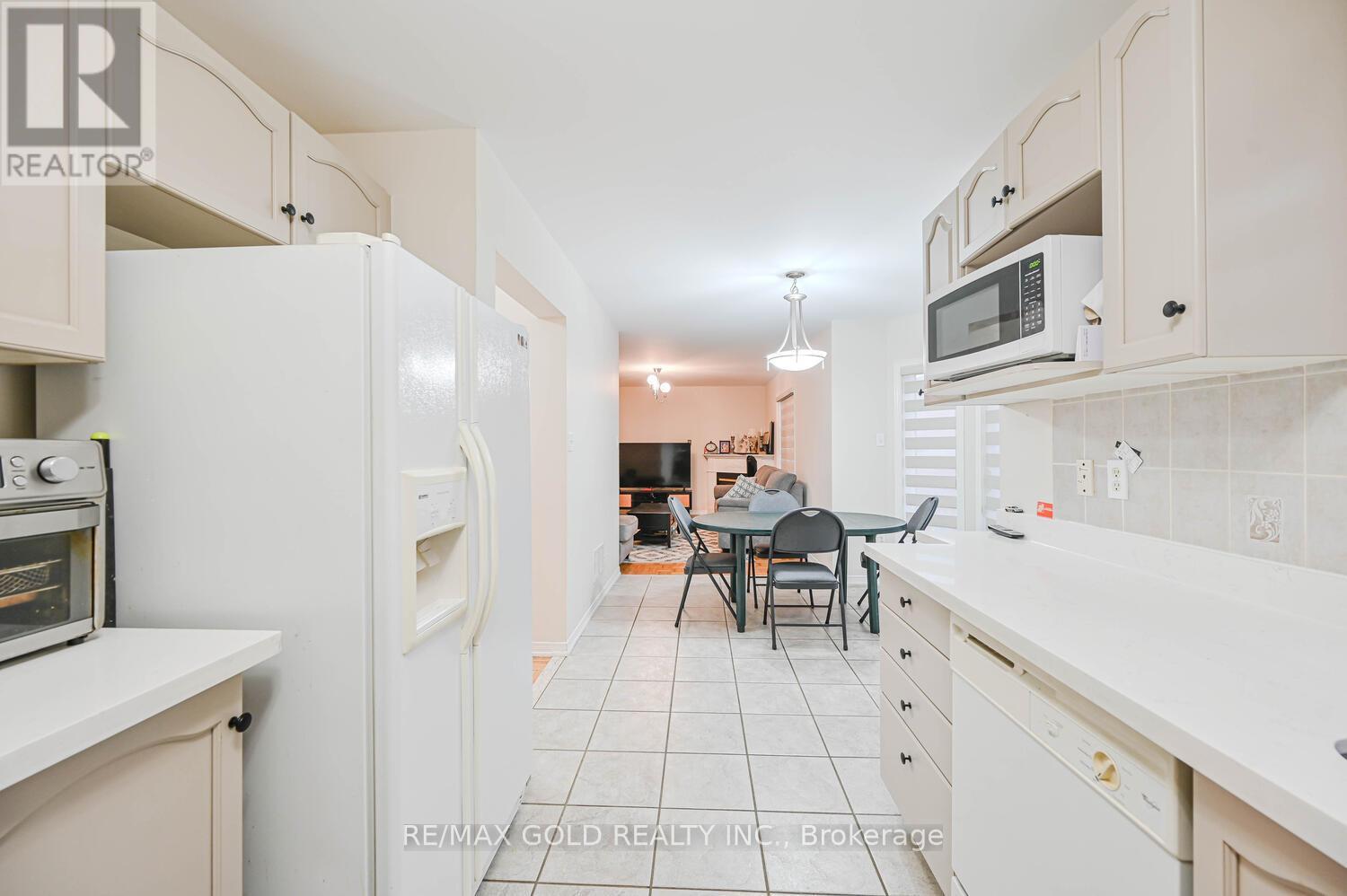 80 Octillo Boulevard, Brampton, Ontario  L6R 2V6 - Photo 8 - W12660120