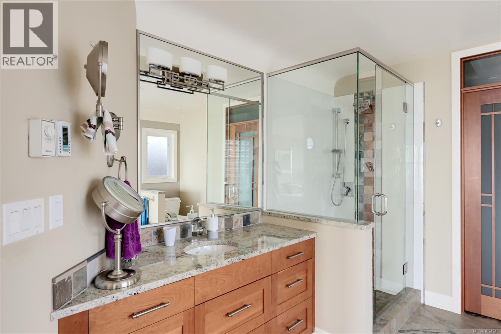 5299 Parker Ave, Saanich, British Columbia  V8Y 2N1 - Photo 34 - 1024249