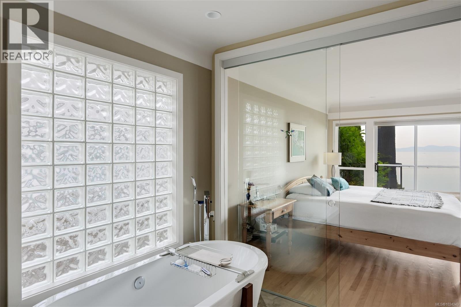 5299 Parker Ave, Saanich, British Columbia  V8Y 2N1 - Photo 37 - 1024249