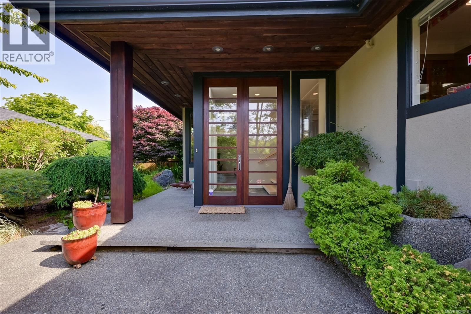 5299 Parker Ave, Saanich, British Columbia  V8Y 2N1 - Photo 57 - 1024249