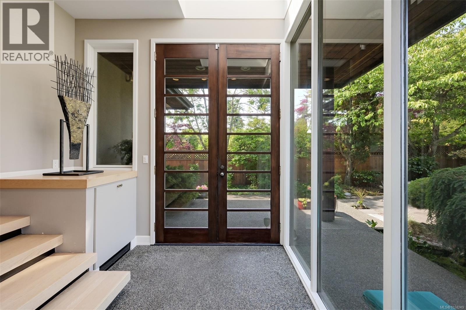 5299 Parker Ave, Saanich, British Columbia  V8Y 2N1 - Photo 8 - 1024249