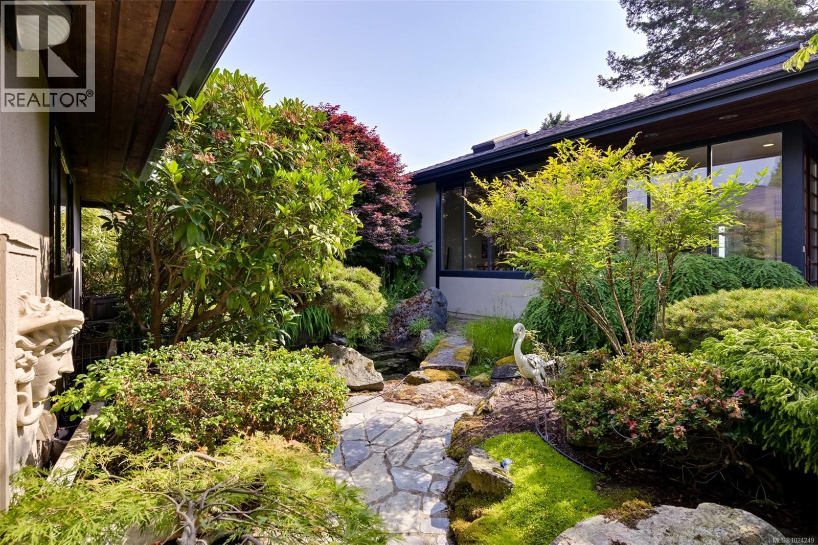 5299 Parker Ave, Saanich, British Columbia  V8Y 2N1 - Photo 84 - 1024249