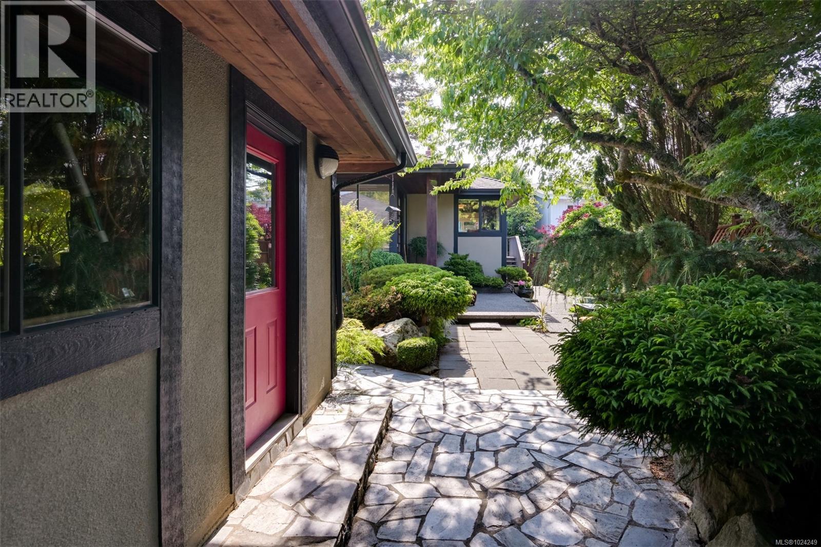 5299 Parker Ave, Saanich, British Columbia  V8Y 2N1 - Photo 85 - 1024249