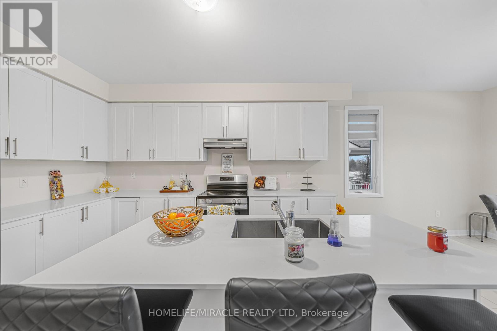 166 Country Club Drive, Loyalist, Ontario  K0H 1G0 - Photo 12 - X12715512