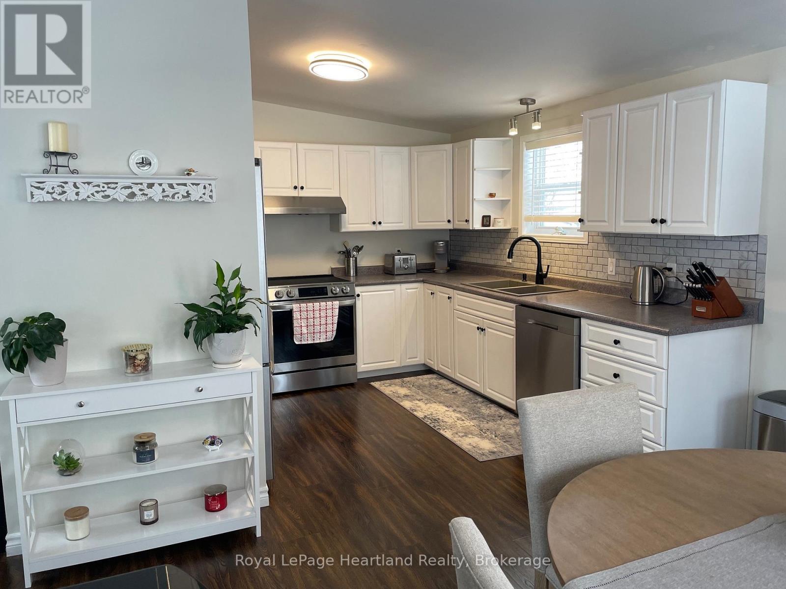 15 Huron Lane, Ashfield-Colborne-Wawanosh, Ontario  N7A 3Y2 - Photo 11 - X12732486