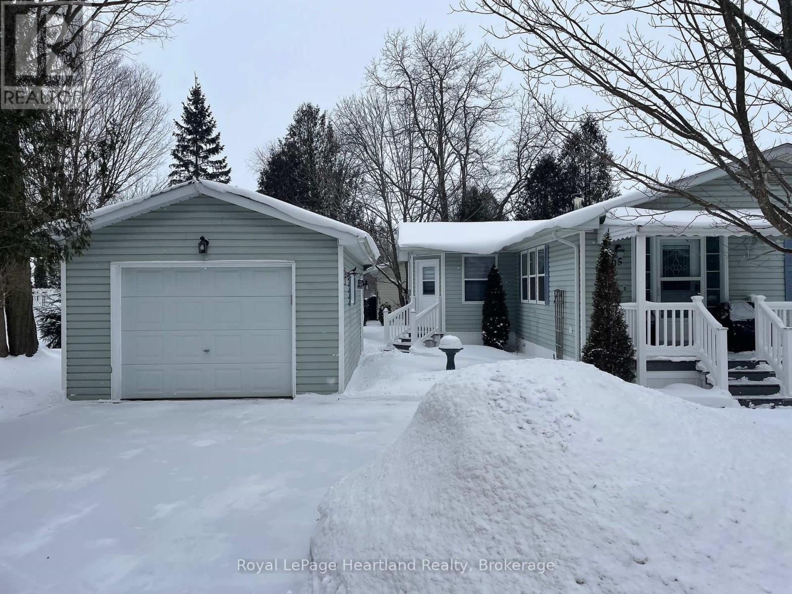 15 Huron Lane, Ashfield-Colborne-Wawanosh, Ontario  N7A 3Y2 - Photo 37 - X12732486