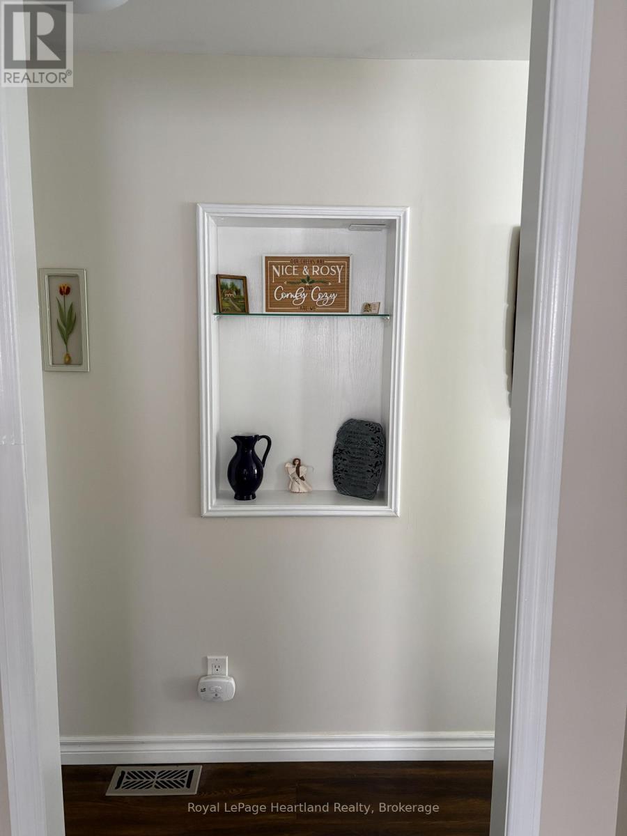 15 Huron Lane, Ashfield-Colborne-Wawanosh, Ontario  N7A 3Y2 - Photo 9 - X12732486