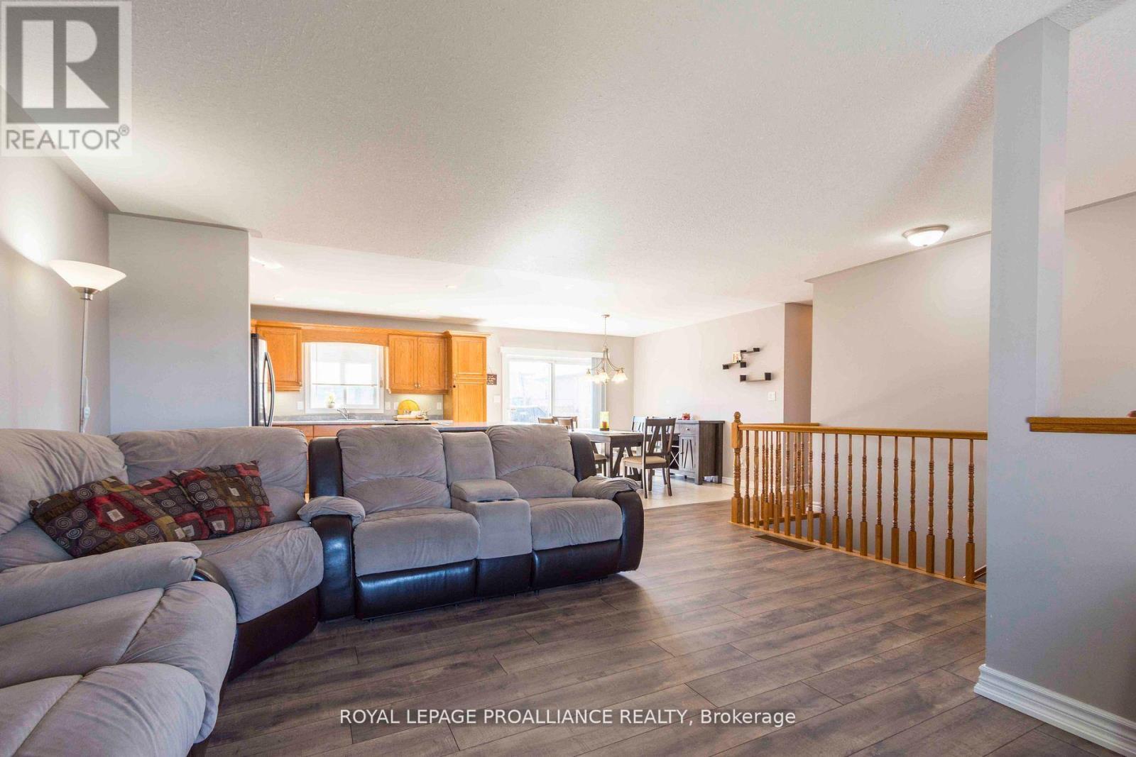 35 Forest Valley Drive, Quinte West, Ontario  K0K 2C0 - Photo 6 - X12732376