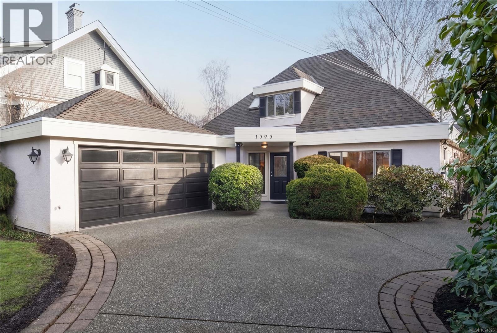 1393 Monterey Ave, Oak Bay, British Columbia V8S 4V9 - Photo 2 - 1024326