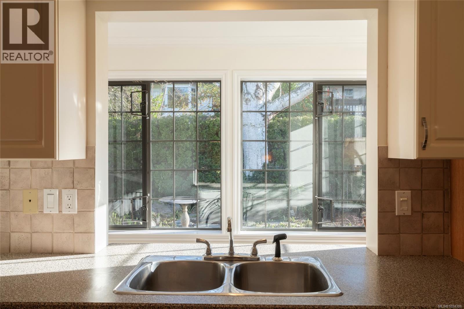 1393 Monterey Ave, Oak Bay, British Columbia V8S 4V9 - Photo 18 - 1024326