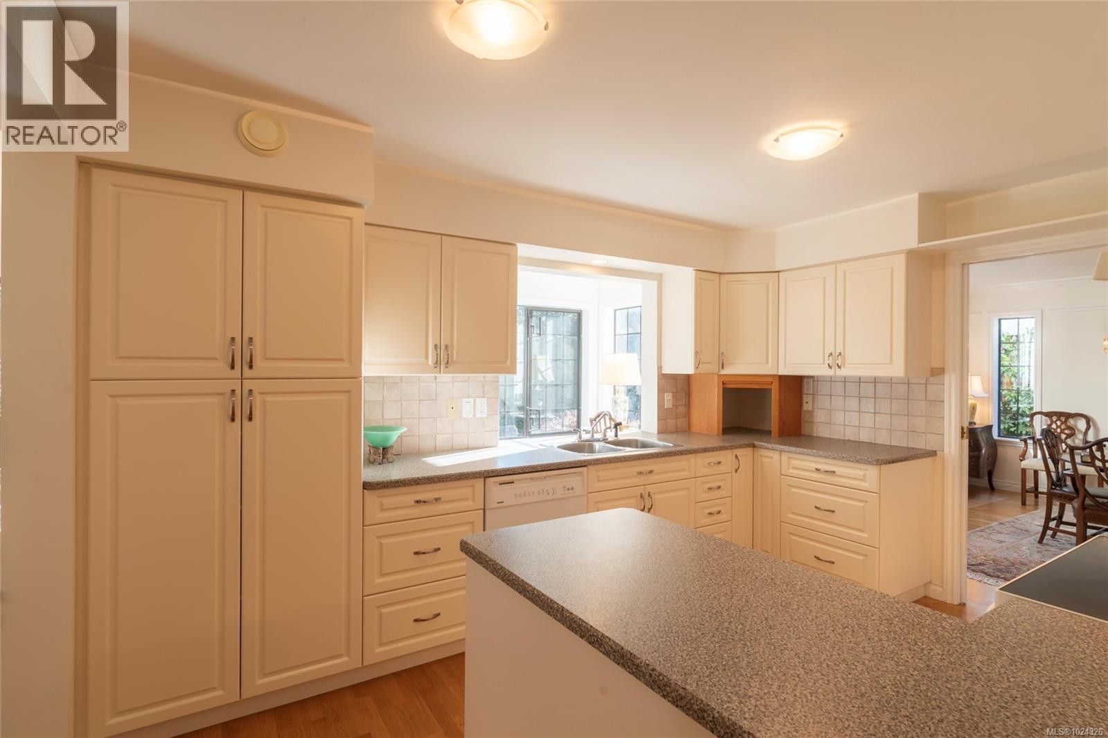 1393 Monterey Ave, Oak Bay, British Columbia V8S 4V9 - Photo 17 - 1024326