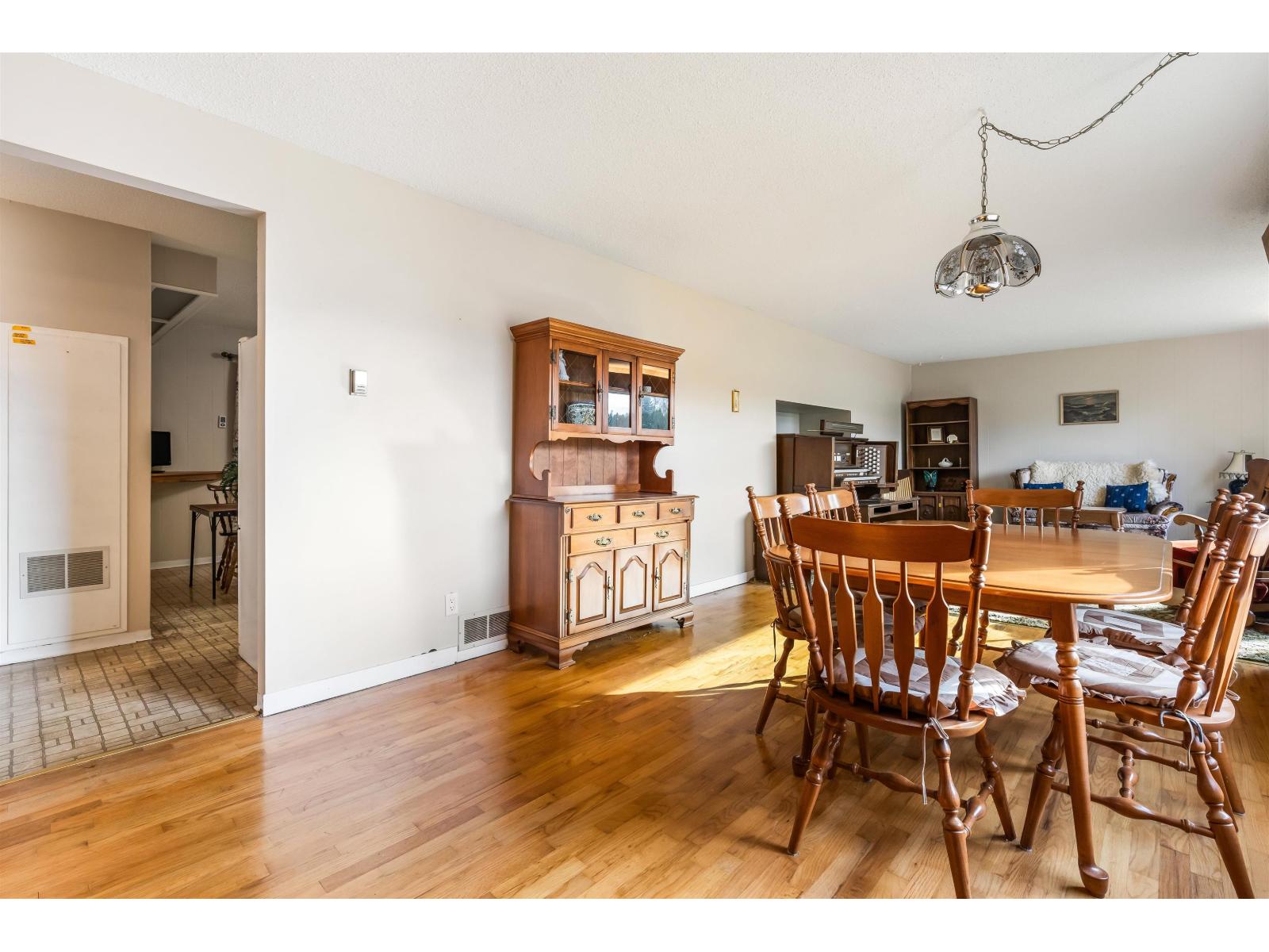 9170 Holly Street, Chilliwack Proper East, Chilliwack, British Columbia  V2P 6A7 - Photo 7 - R3083454