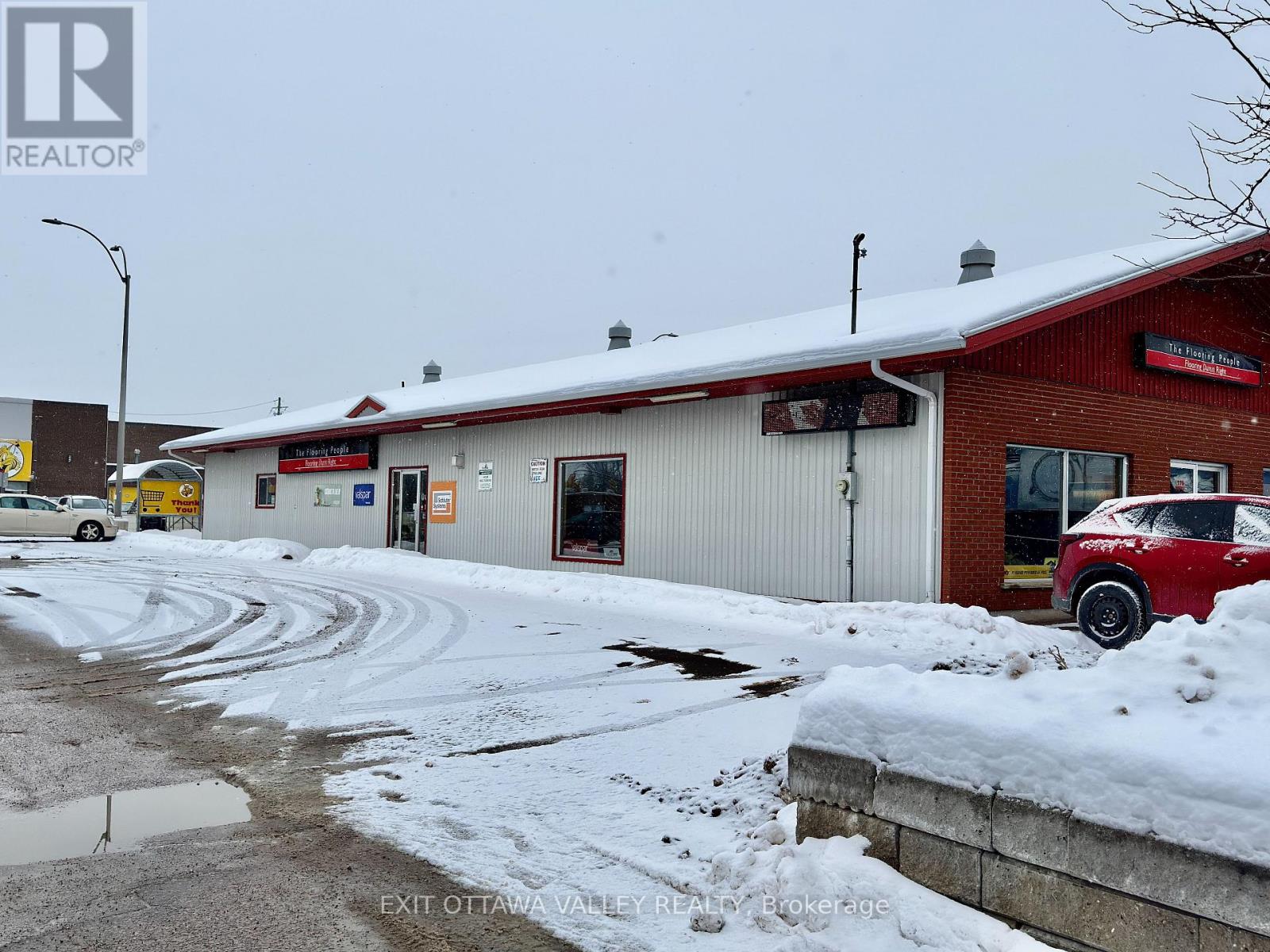 179 Agnes Street, Pembroke, Ontario  K8A 0C7 - Photo 3 - X12732358