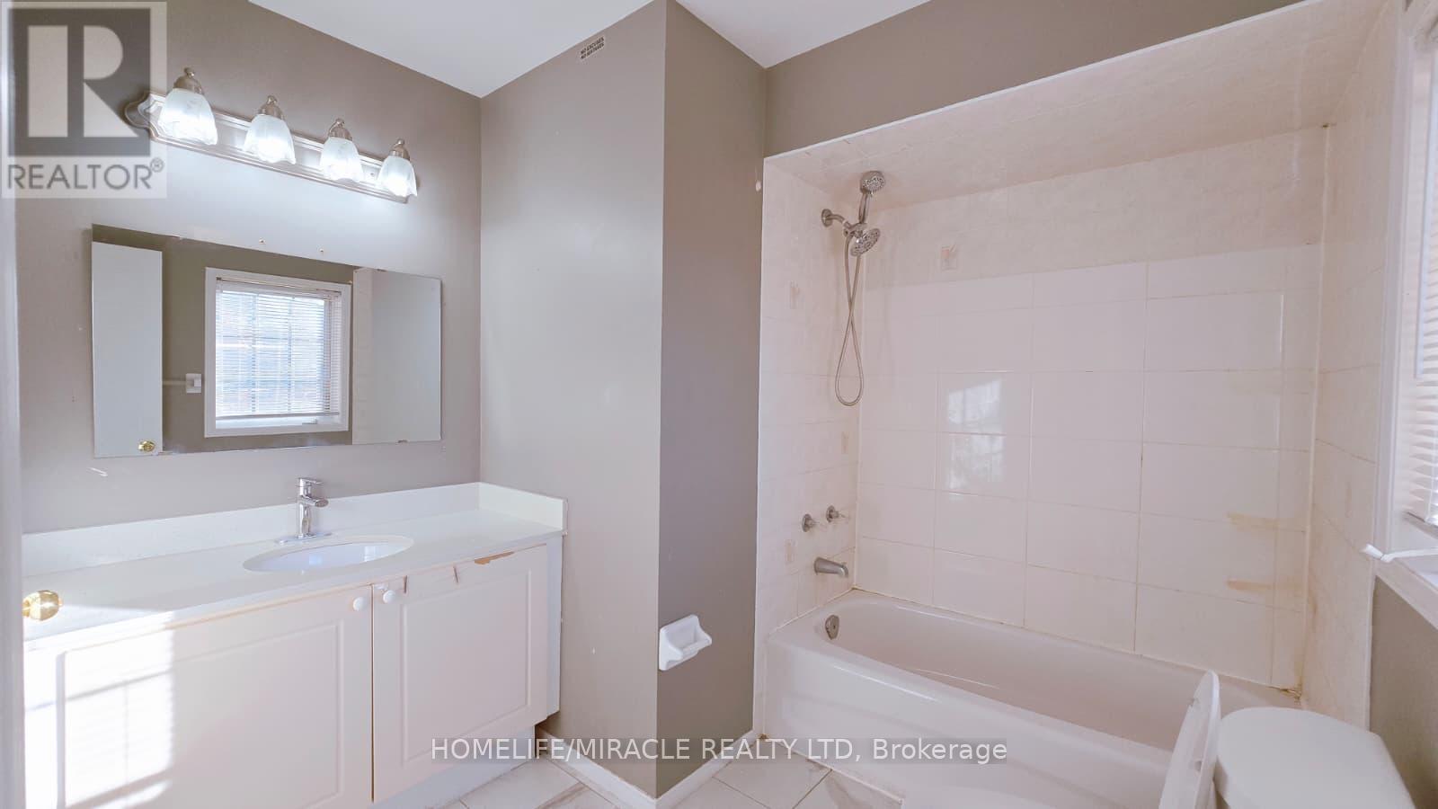 12 Gore Drive, Barrie, Ontario  L4N 8L3 - Photo 20 - S12491812