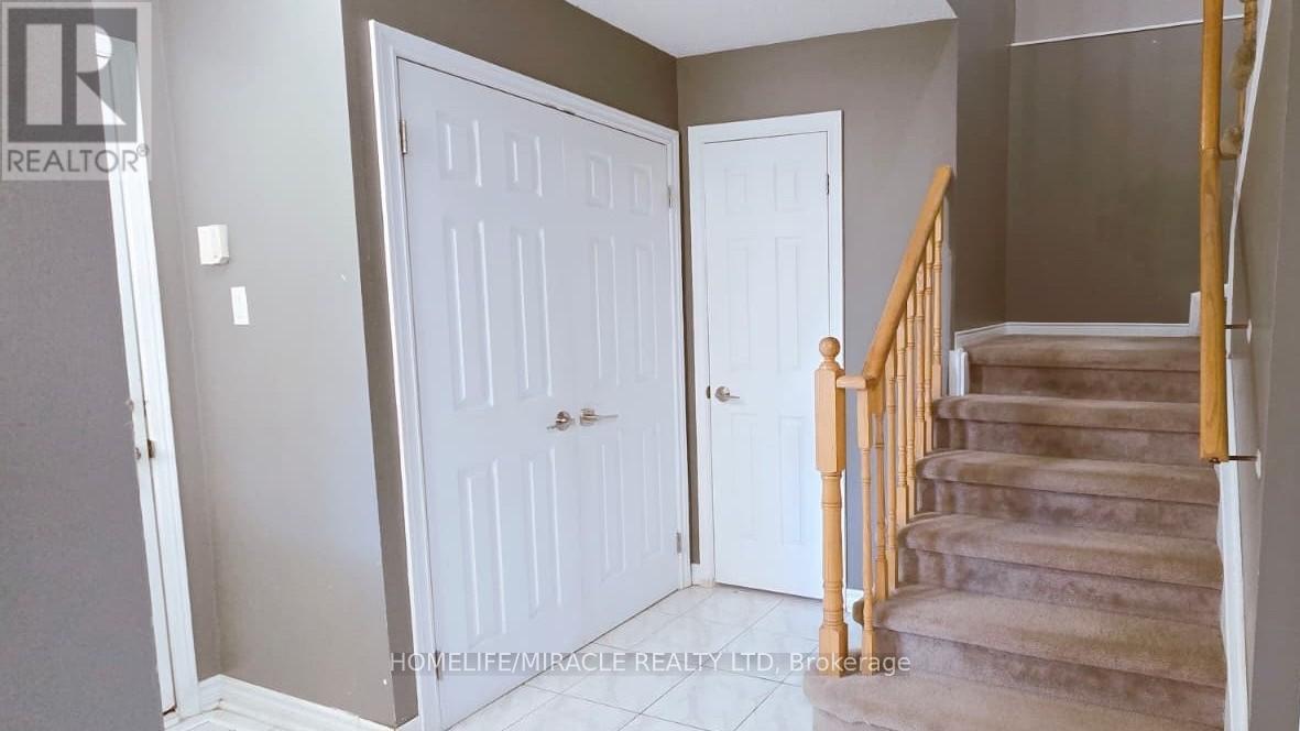 12 Gore Drive, Barrie, Ontario  L4N 8L3 - Photo 6 - S12491812