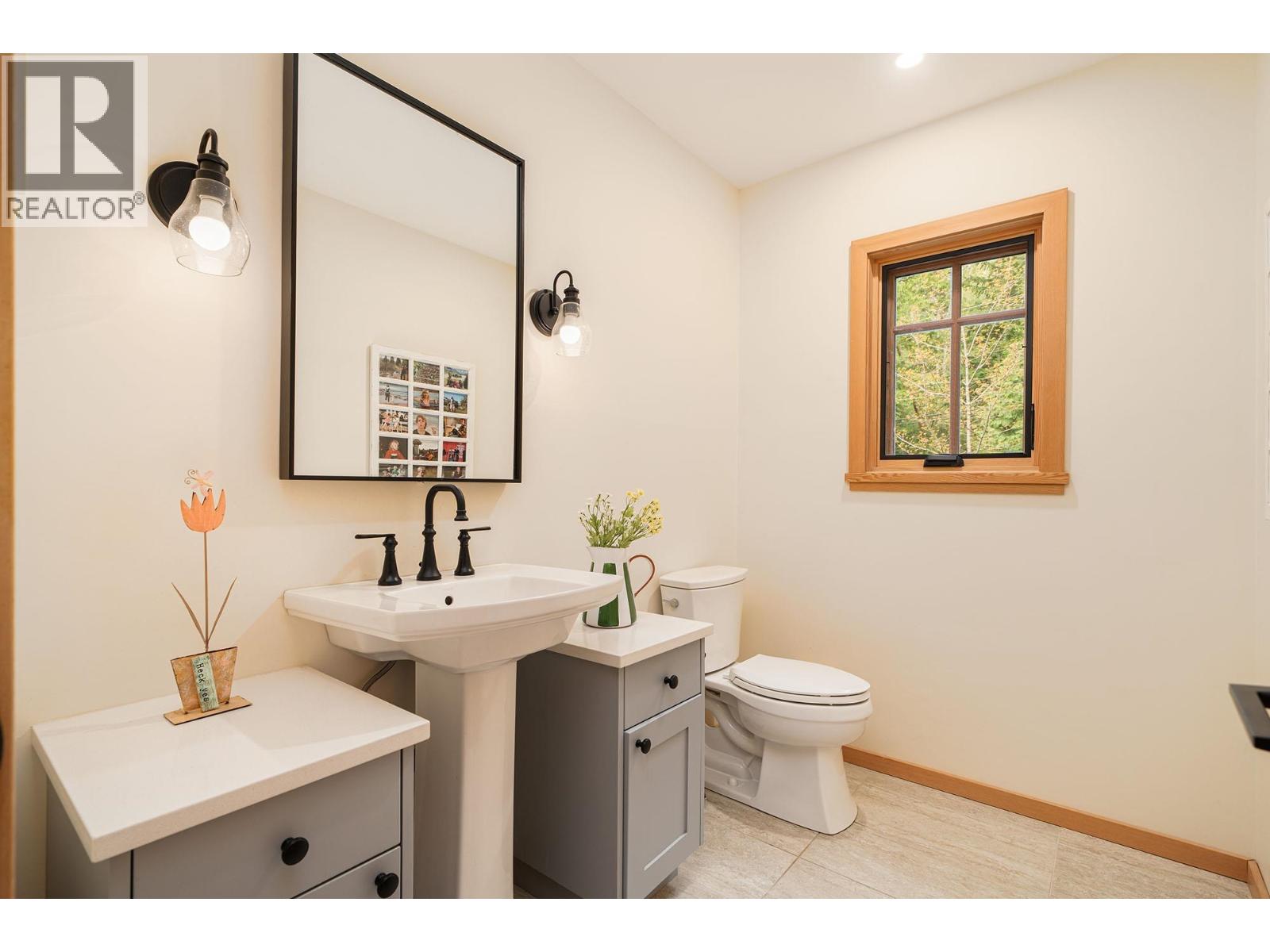 1117 Miller Road, Bowen Island, British Columbia  V0N 1G1 - Photo 17 - R3083573