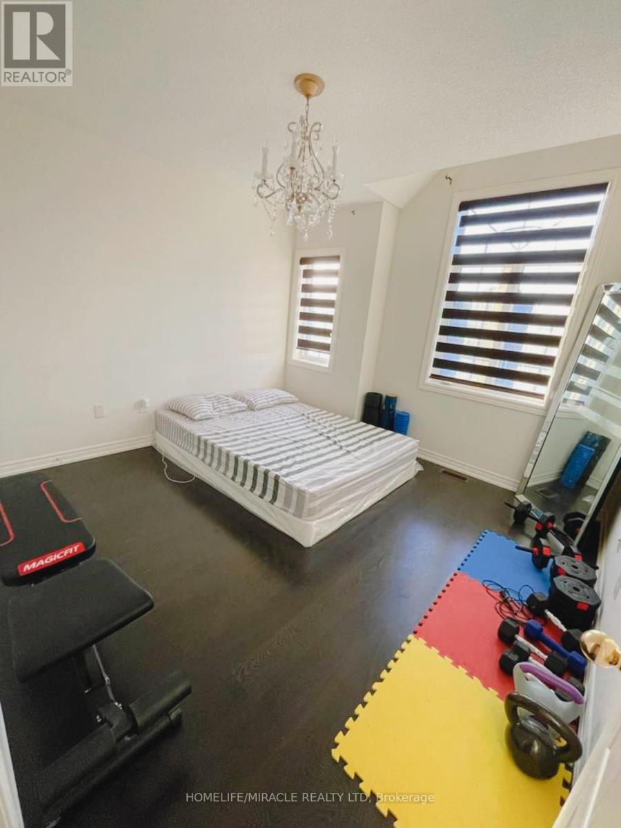 277 Remembrance Road, Brampton, Ontario  L7A 4J5 - Photo 11 - W12610854