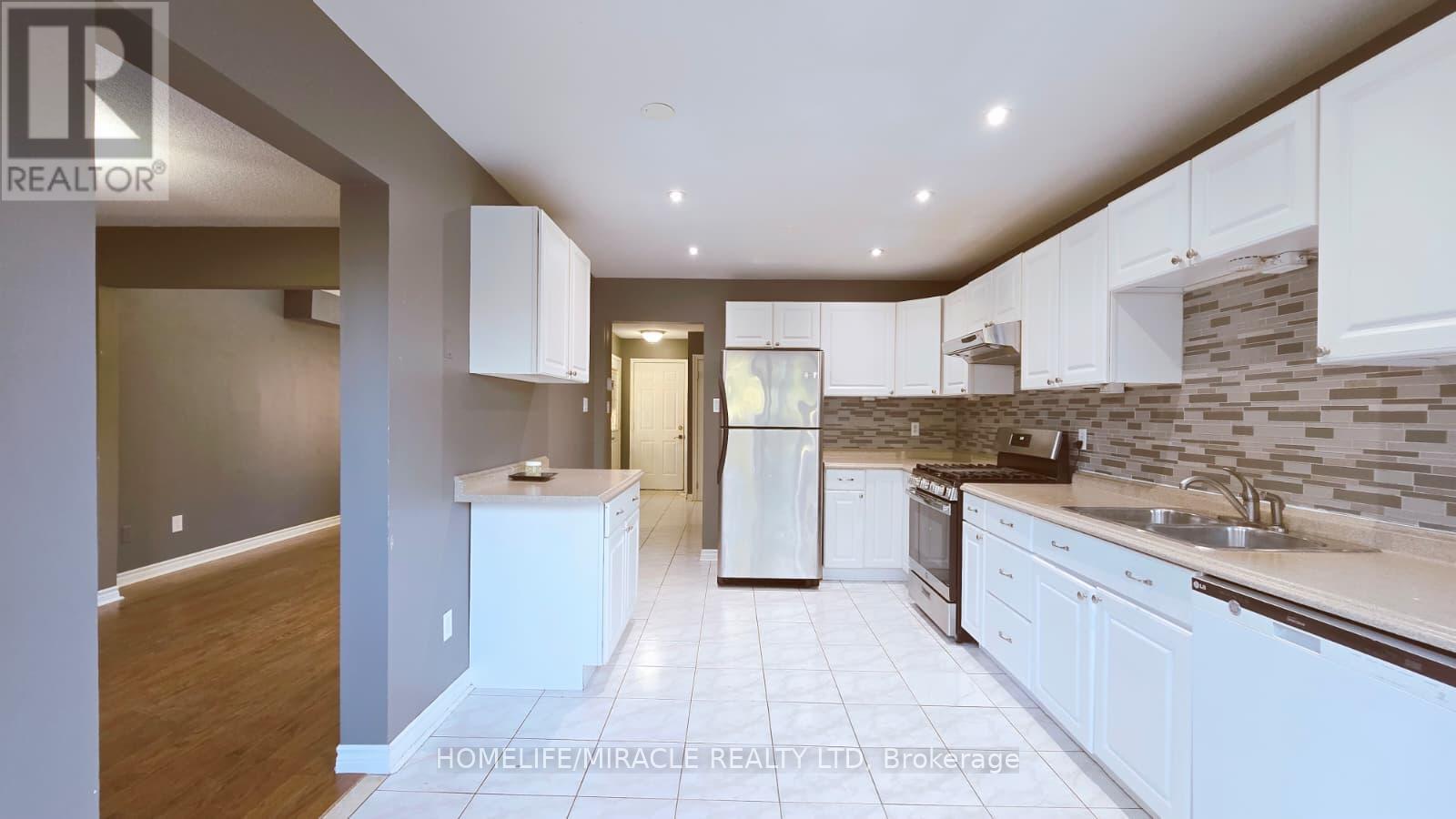 12 Gore Drive, Barrie, Ontario  L4N 8L3 - Photo 9 - S12693372