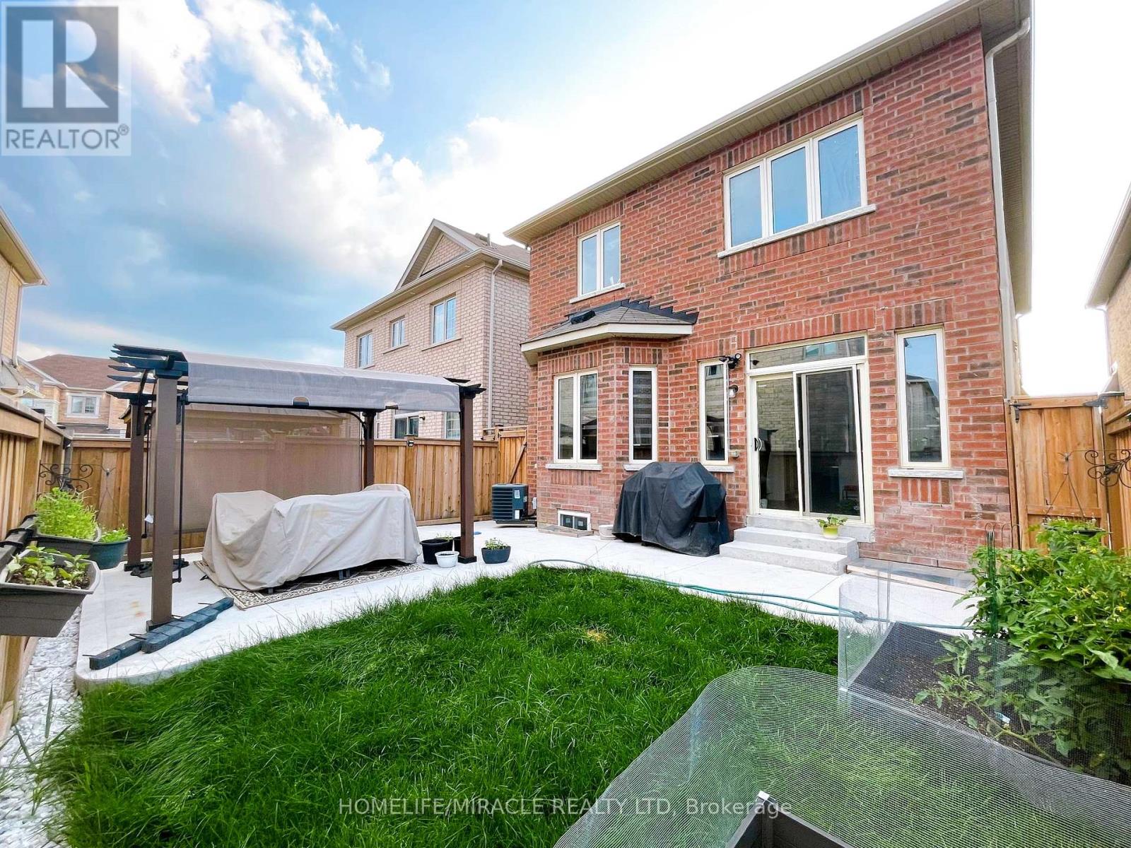 277 Remembrance Road, Brampton, Ontario  L7A 4J5 - Photo 17 - W12610854