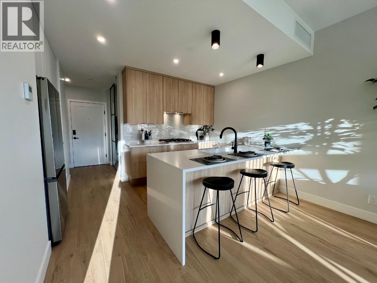 75 Predator Ridge Drive Unit# 406, Vernon, British Columbia  V1H 2H6 - Photo 6 - 10373932