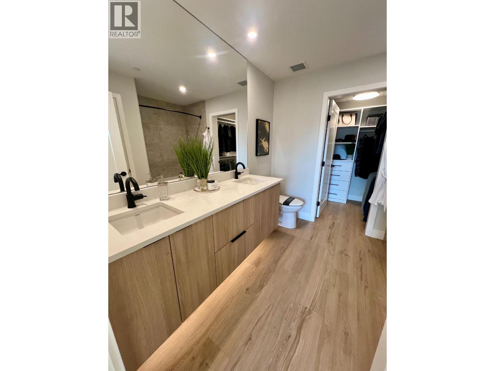 75 Predator Ridge Drive Unit# 406, Vernon, British Columbia  V1H 2H6 - Photo 11 - 10373932