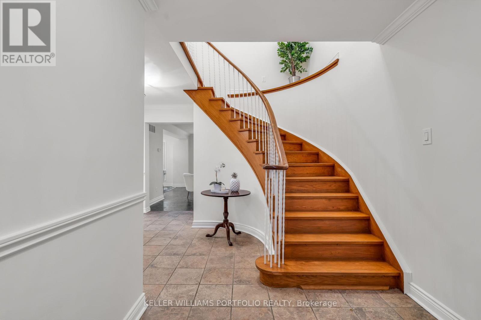 27 Snowshoe Mill Way, Toronto, Ontario  M2L 1T4 - Photo 4 - C12732440