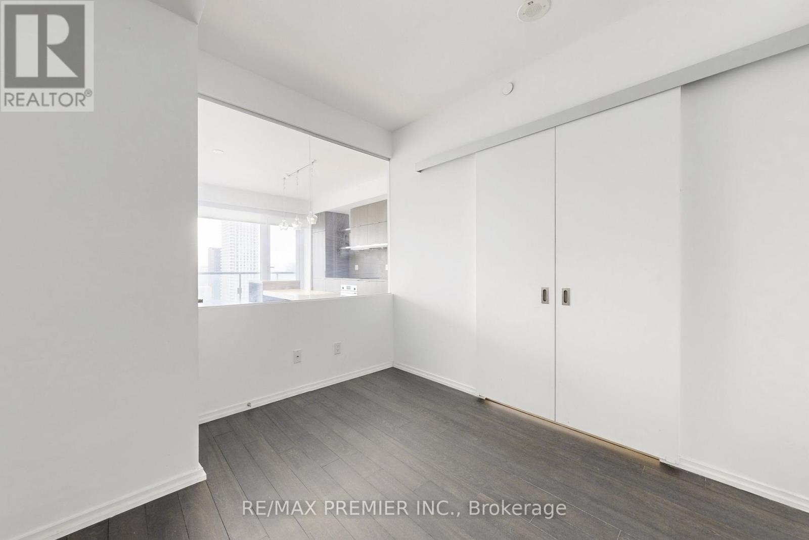 2303 - 197 Yonge Street, Toronto, Ontario  M5B 0C1 - Photo 17 - C12732458