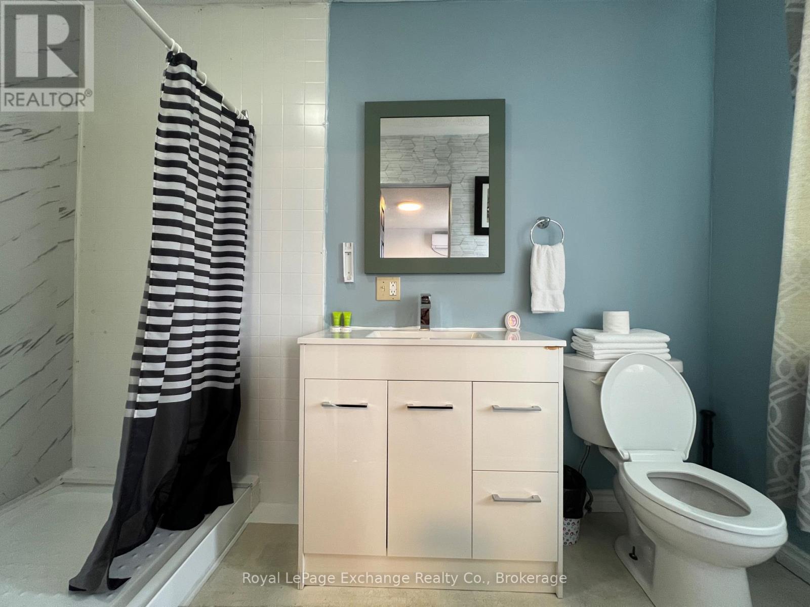 278 Railway Street, Saugeen Shores, Ontario  N0H 2L0 - Photo 10 - X12443980