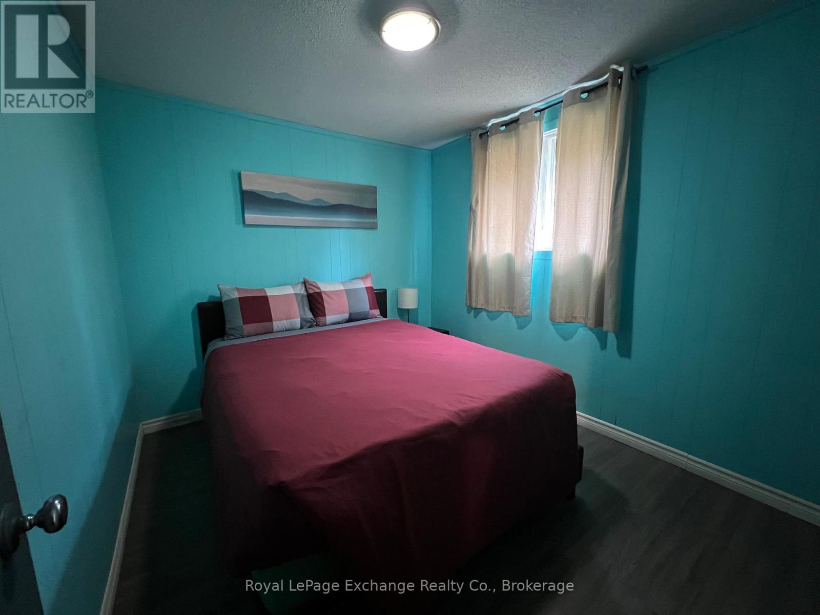 278 Railway Street, Saugeen Shores, Ontario  N0H 2L0 - Photo 12 - X12443980