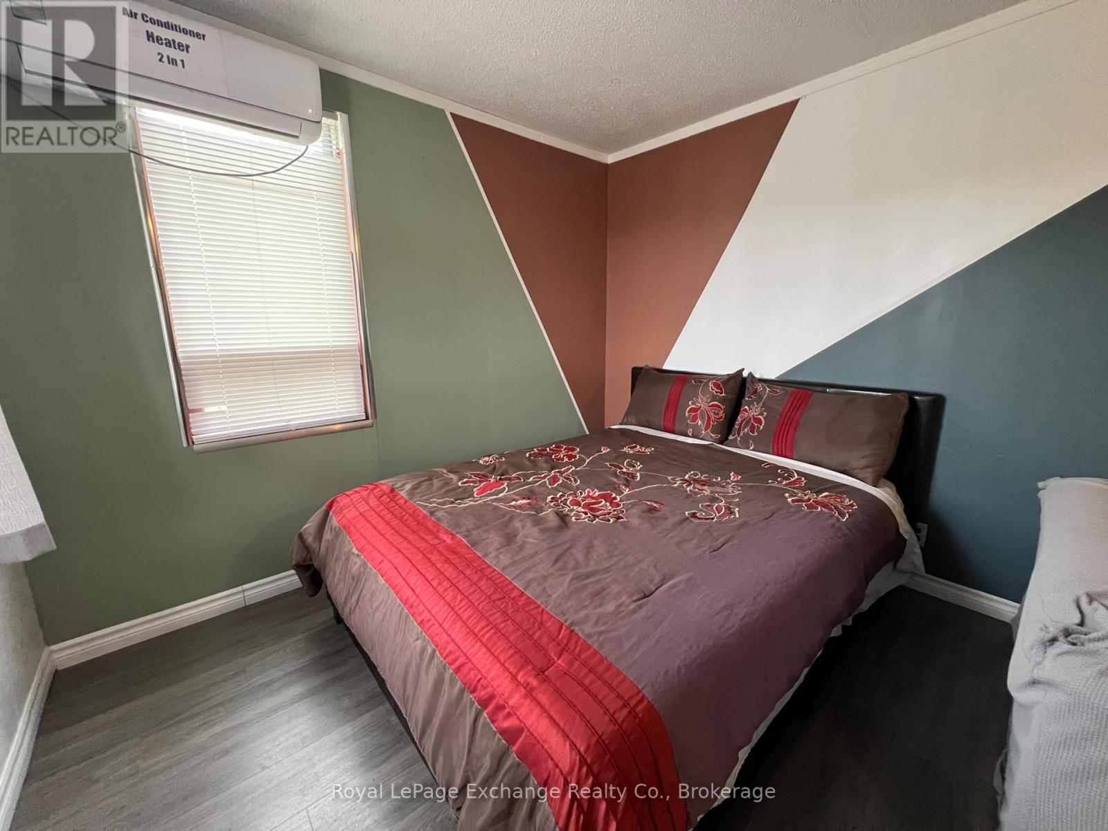 278 Railway Street, Saugeen Shores, Ontario  N0H 2L0 - Photo 18 - X12443980