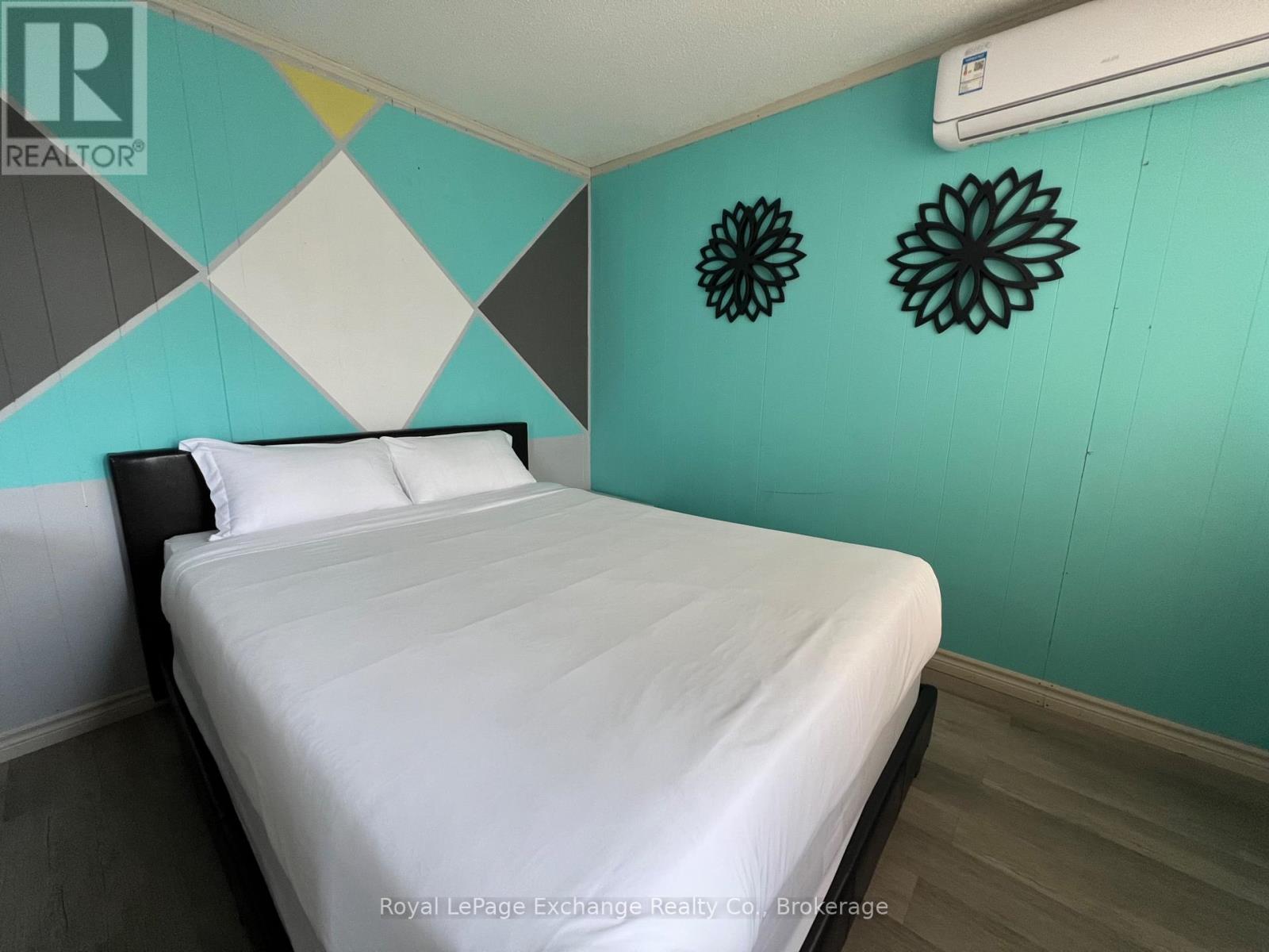 278 Railway Street, Saugeen Shores, Ontario  N0H 2L0 - Photo 15 - X12443980