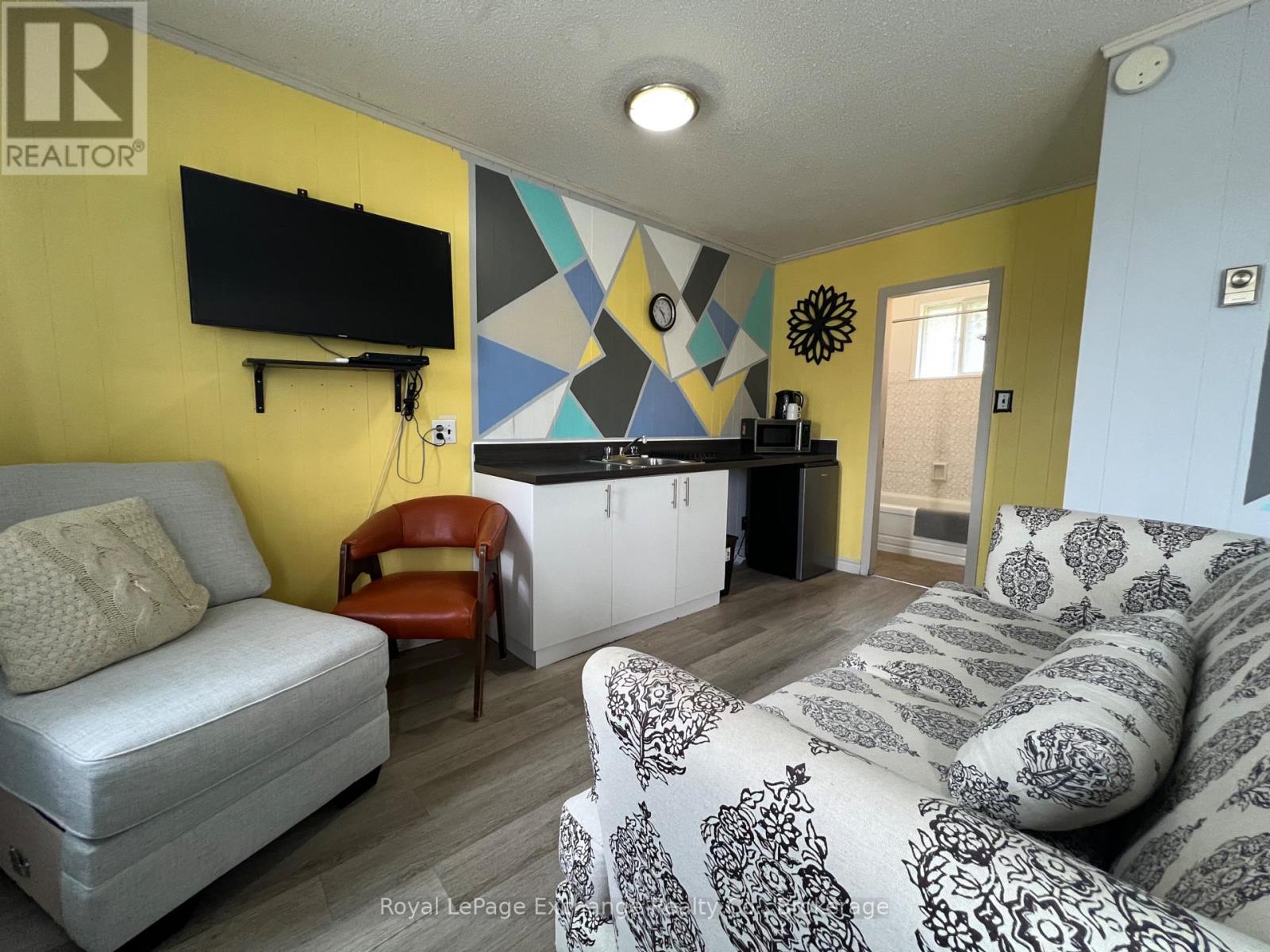 278 Railway Street, Saugeen Shores, Ontario  N0H 2L0 - Photo 21 - X12443980