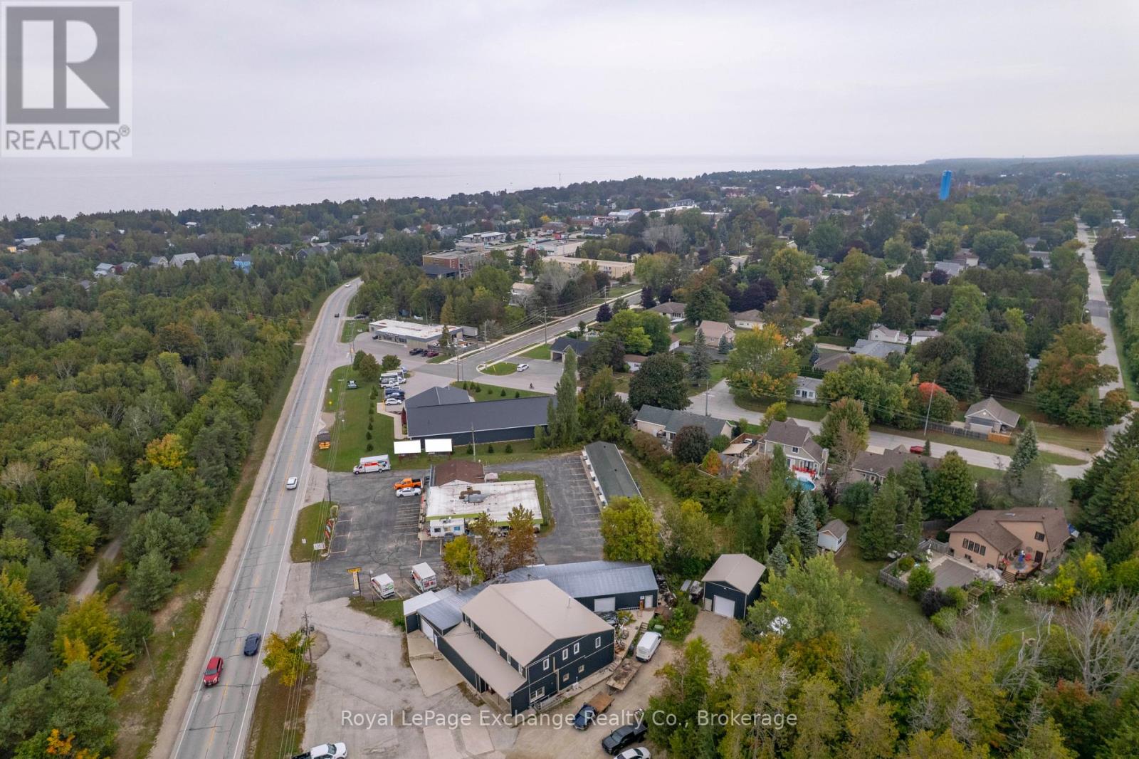 278 Railway Street, Saugeen Shores, Ontario  N0H 2L0 - Photo 3 - X12443980