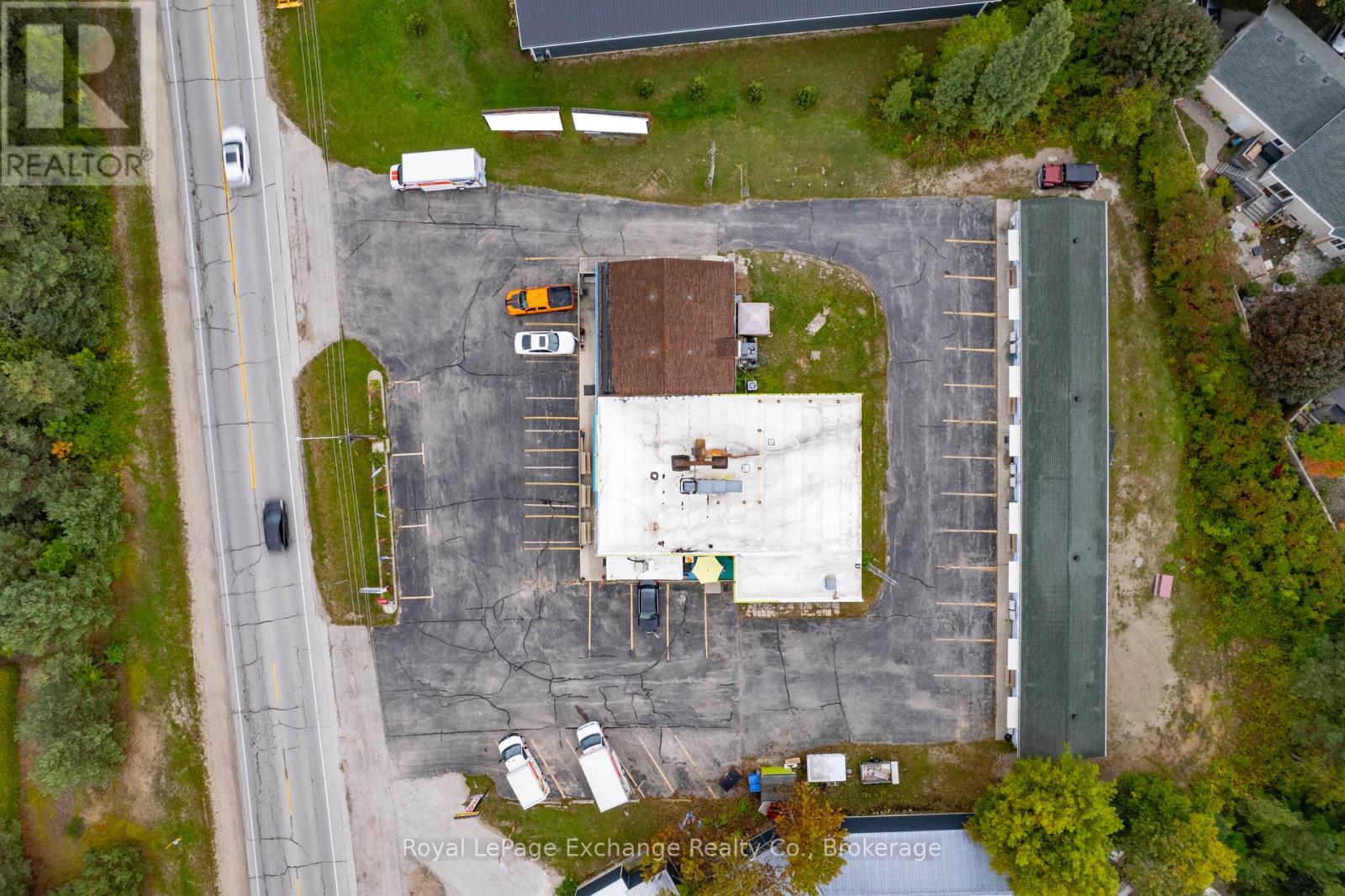 278 Railway Street, Saugeen Shores, Ontario  N0H 2L0 - Photo 4 - X12443980