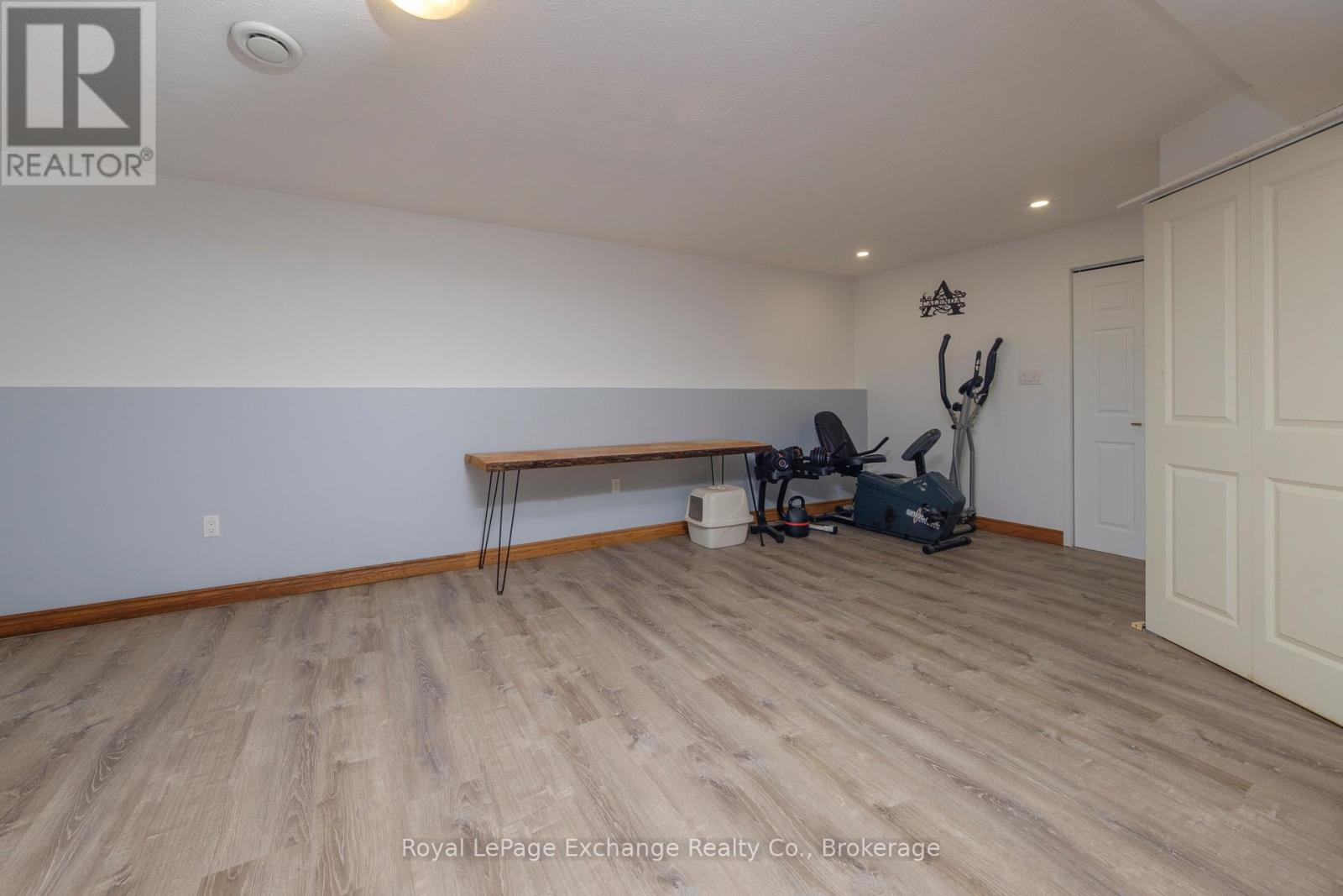 27 Dawson Drive, Kincardine, Ontario  N2Z 2X6 - Photo 18 - X12532182