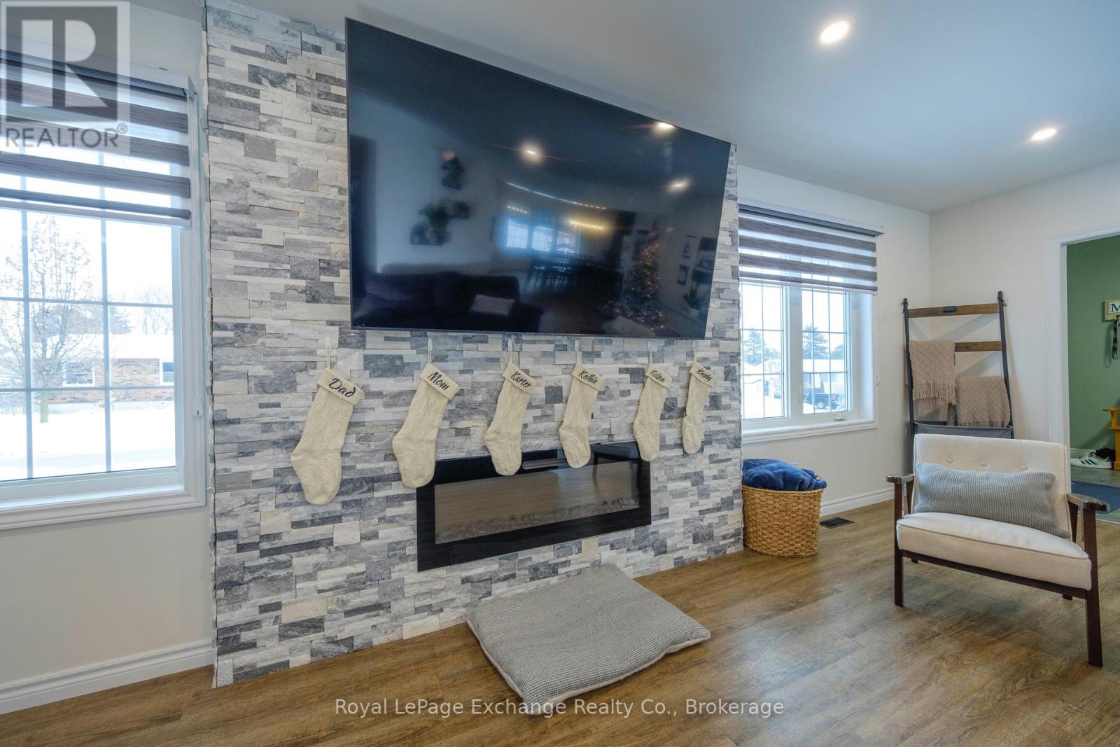 482 Wolsley Street, Huron-Kinloss, Ontario  N0G 2H0 - Photo 4 - X12603832