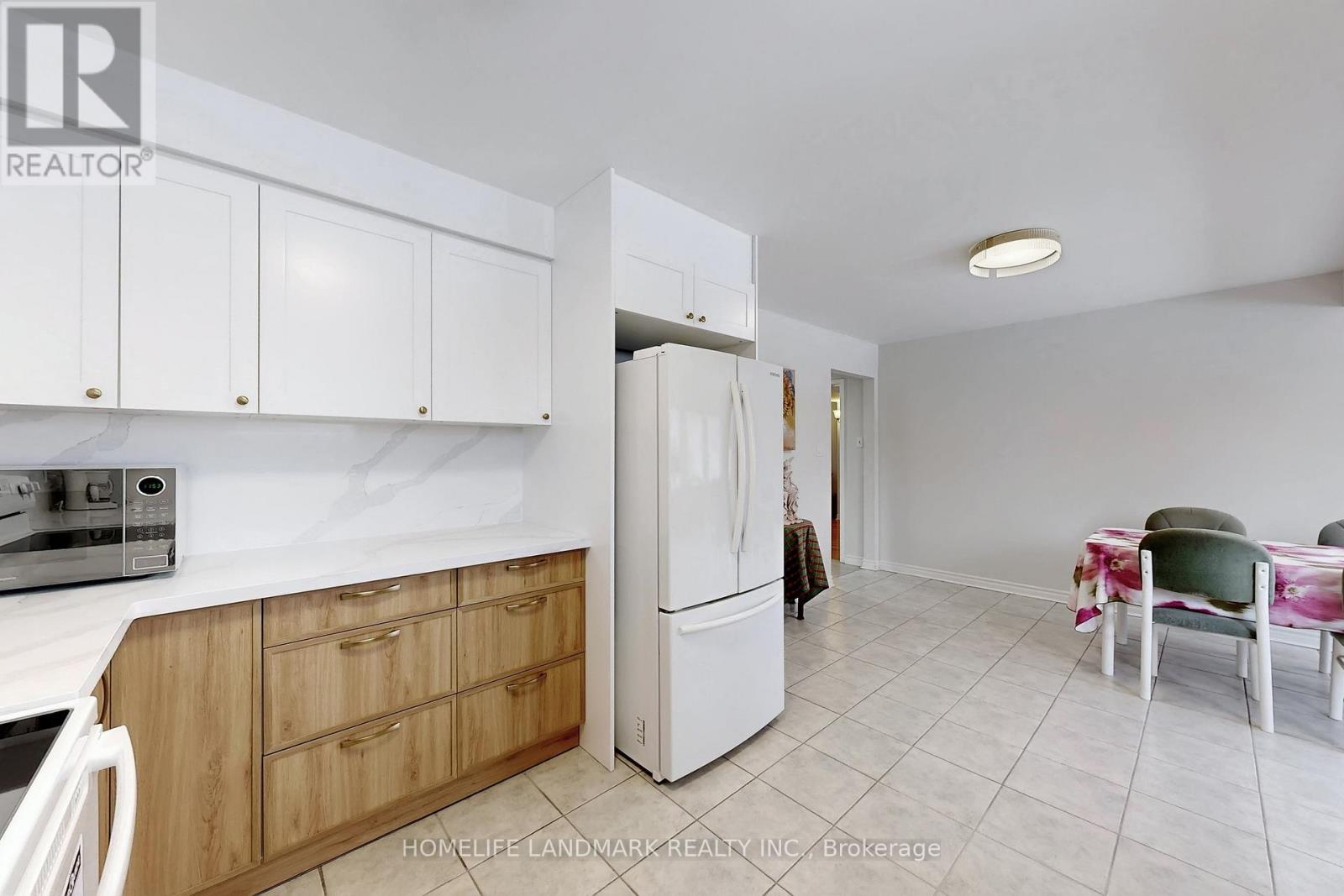 7 Lancashire Road, Markham, Ontario  L3R 8K9 - Photo 12 - N12732388