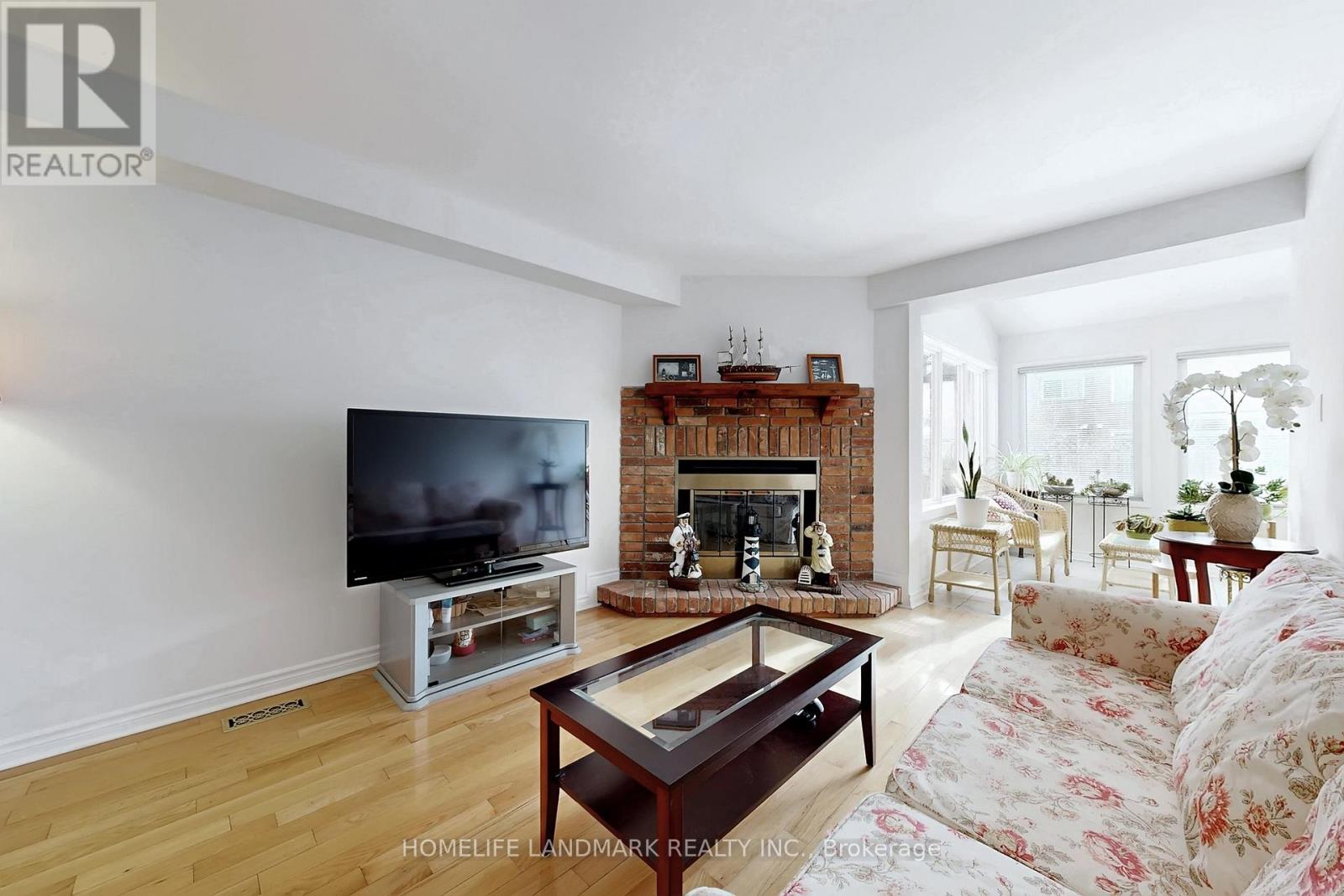 7 Lancashire Road, Markham, Ontario  L3R 8K9 - Photo 9 - N12732388