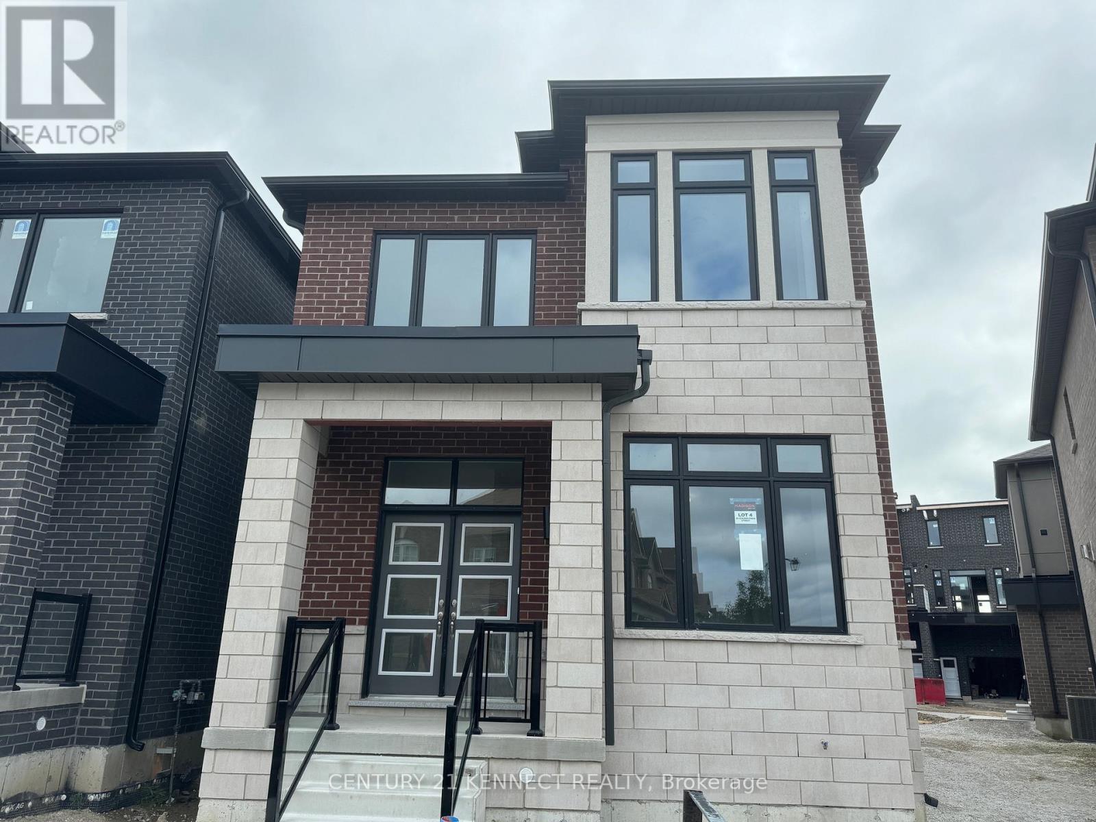 (COACH HOUSE) - 35 GOLDEN FERN STREET, Markham, Ontario