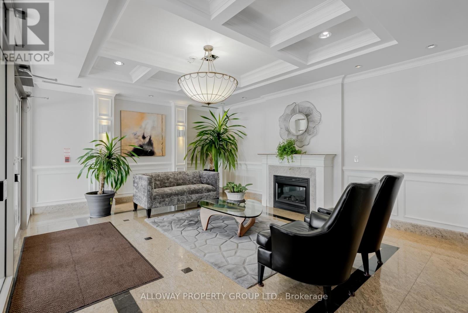 103 - 130 Pond Drive, Markham, Ontario  L3T 7W5 - Photo 2 - N12732476