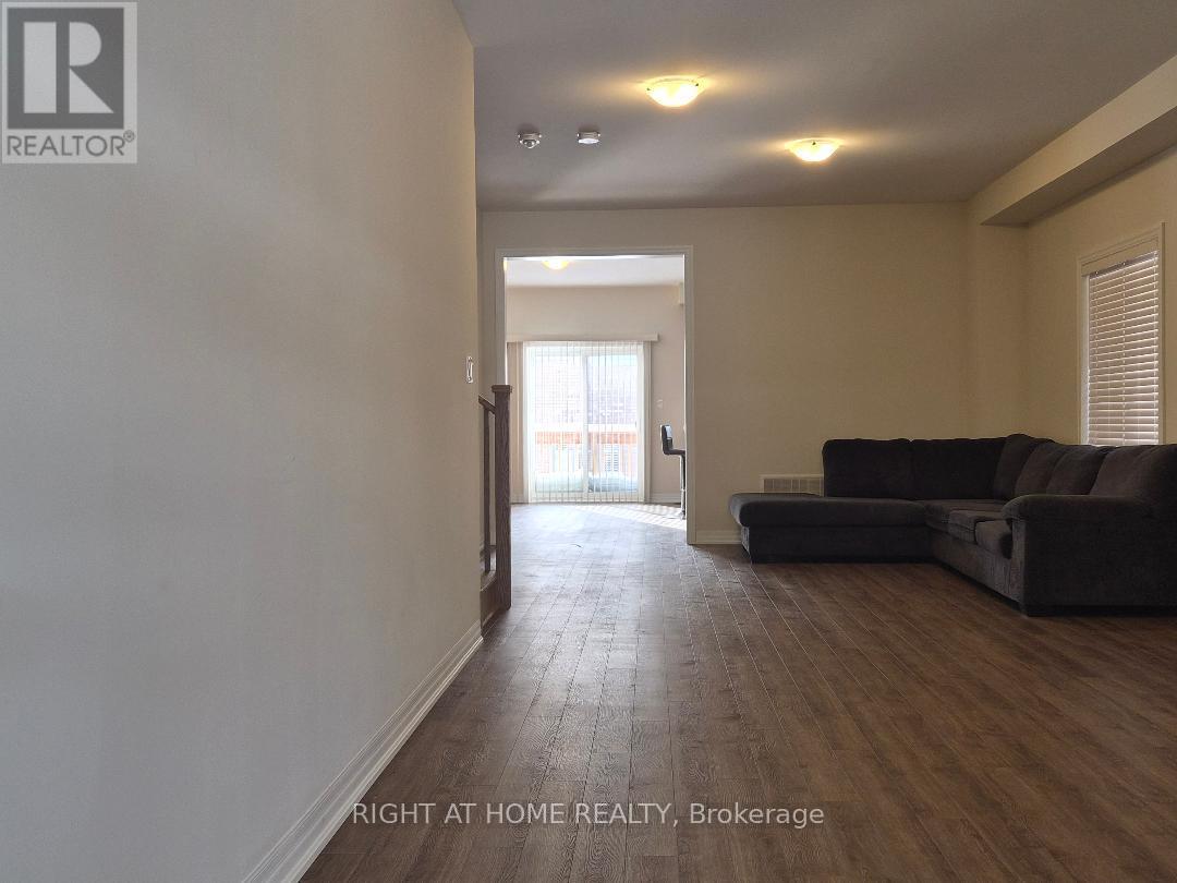 49 Donald Ingram Crescent, Georgina, Ontario  L4P 0S3 - Photo 2 - N12728072