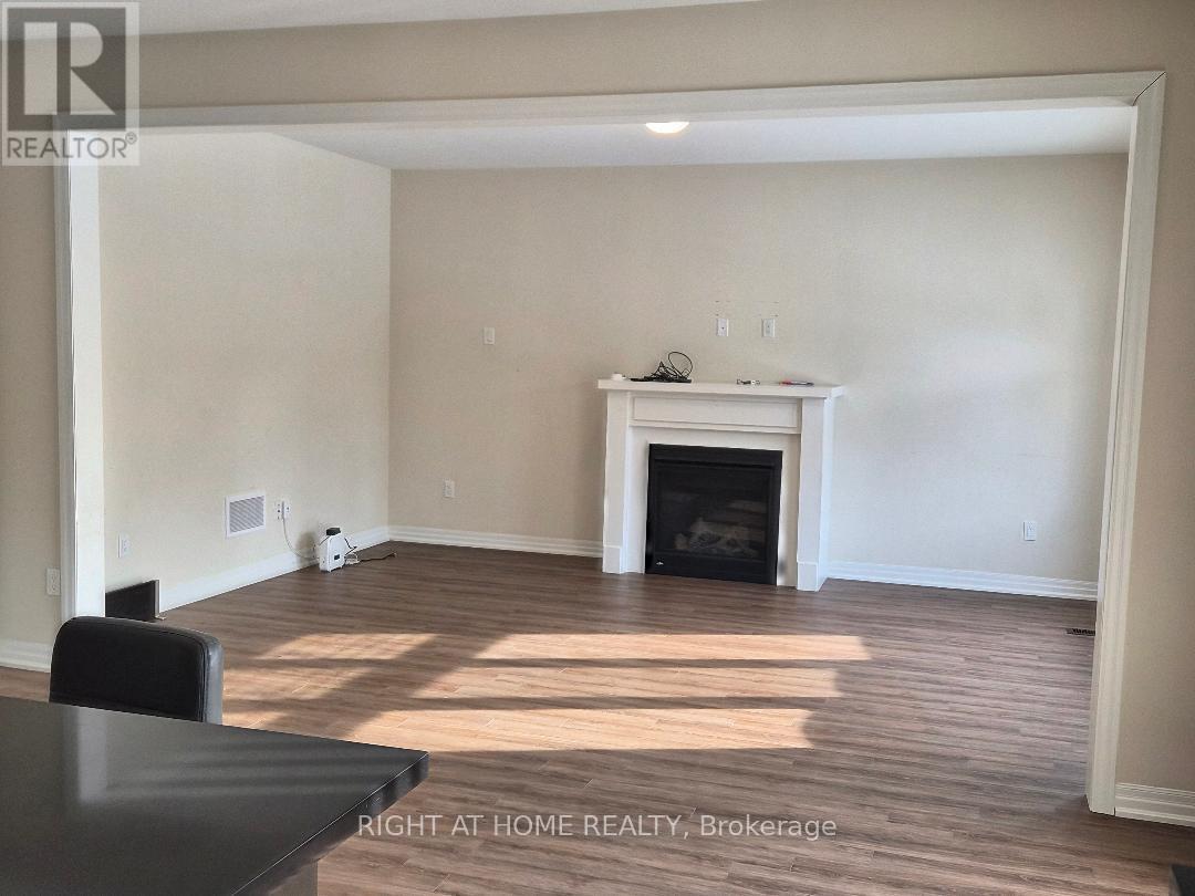 49 Donald Ingram Crescent, Georgina, Ontario  L4P 0S3 - Photo 4 - N12728072