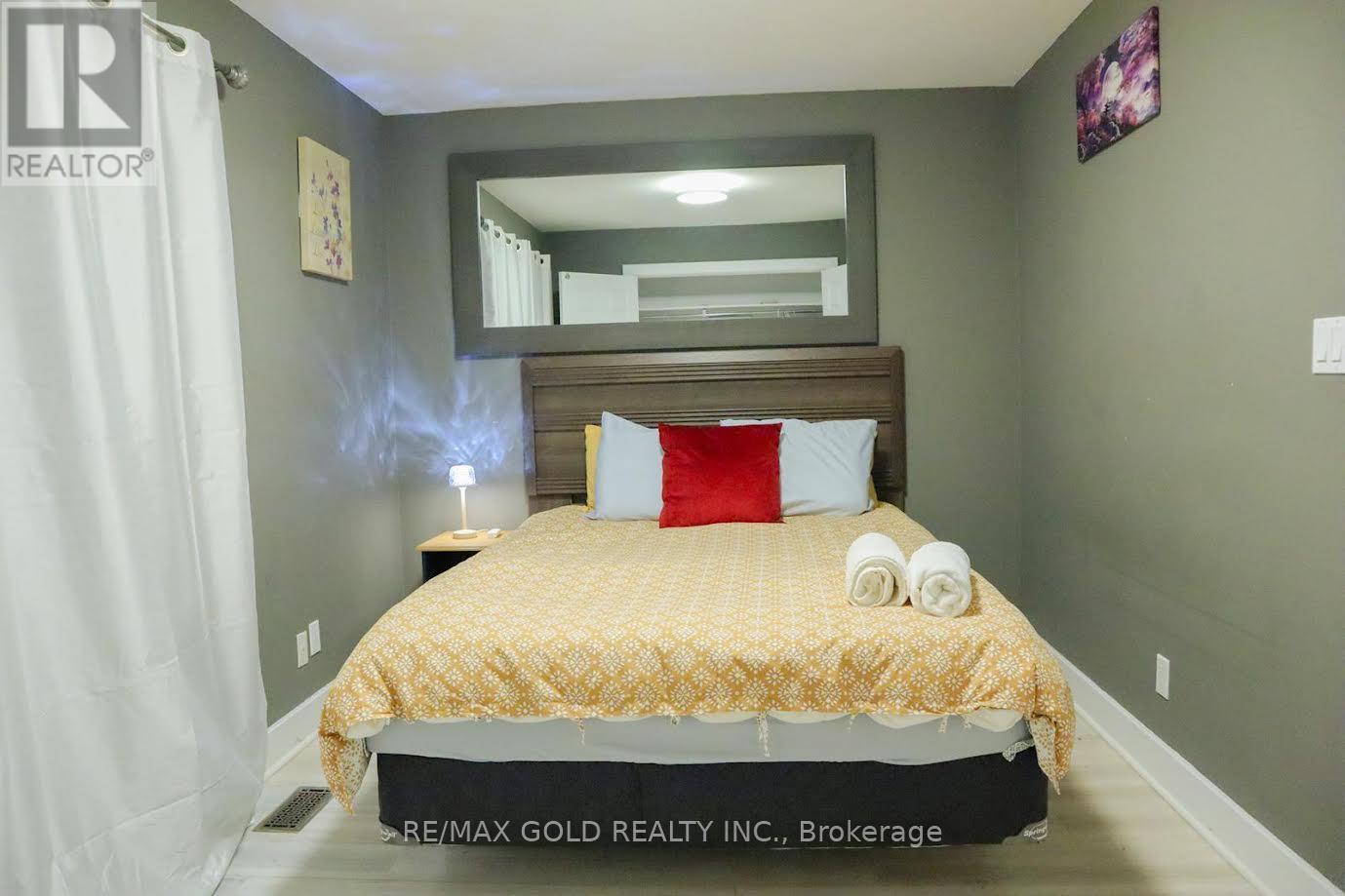 15 Shelley Avenue, St. Catharines, Ontario  L2N 5L4 - Photo 18 - X12730172