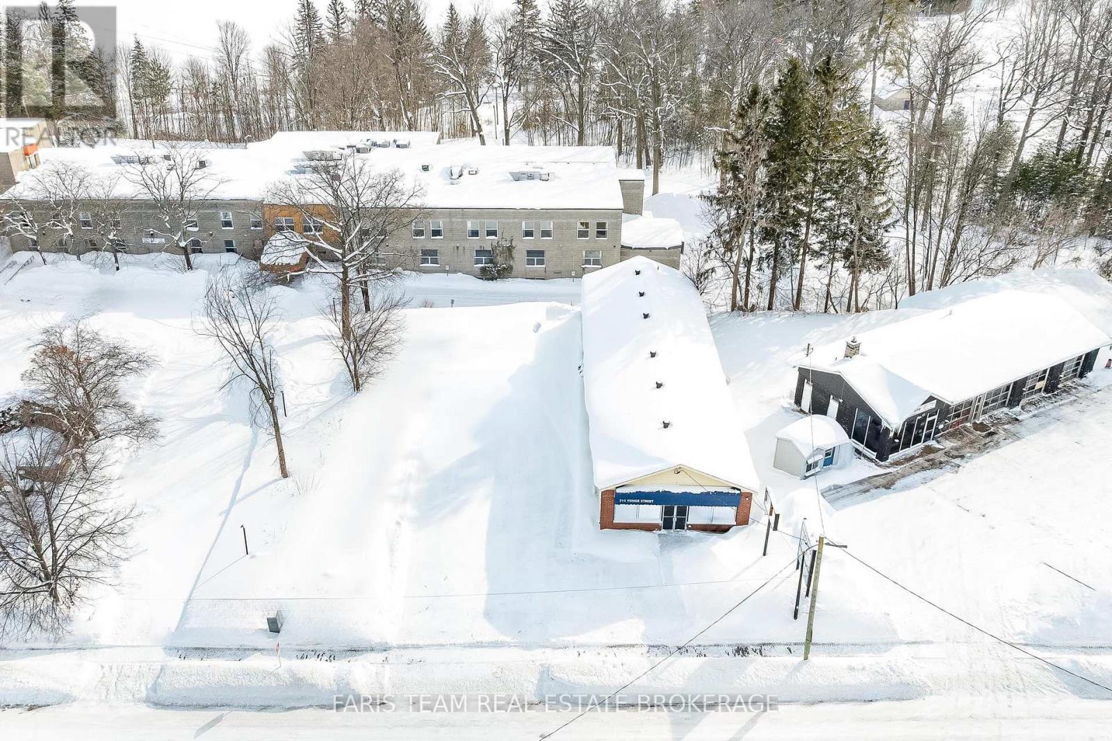 711 Yonge Street, Midland, Ontario  L4R 2E1 - Photo 2 - S12732456